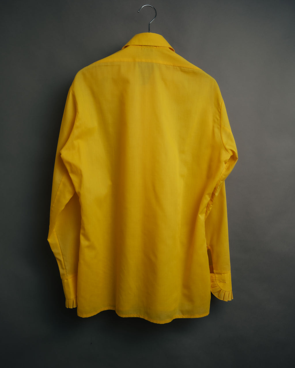 -MOOD Vintage Collections-
70’s Ruffled long point collar shirt