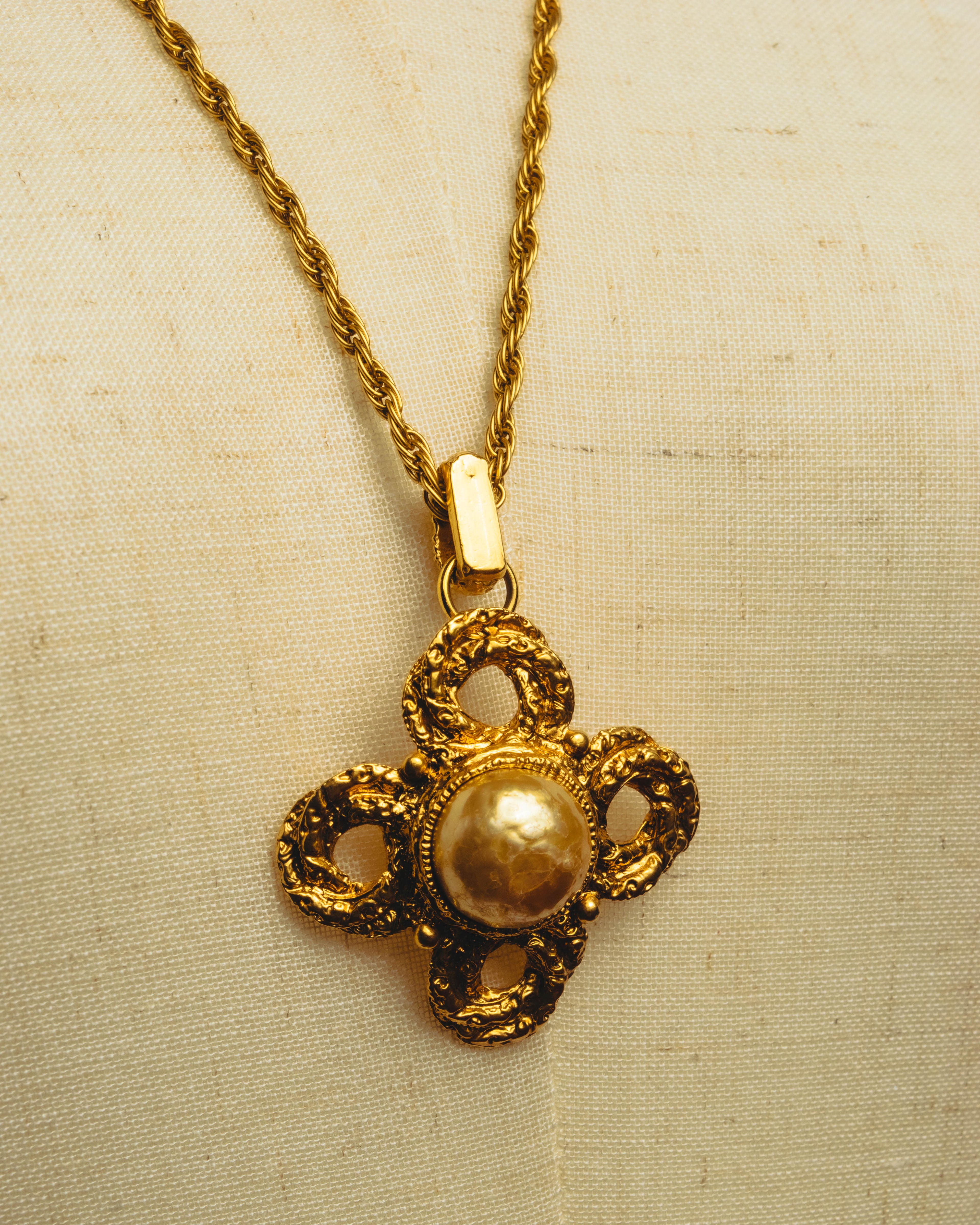 -SPECIAL- "YVES SAINT LAURENT" 80's-90's Baroque pearl textured gold pendant necklace