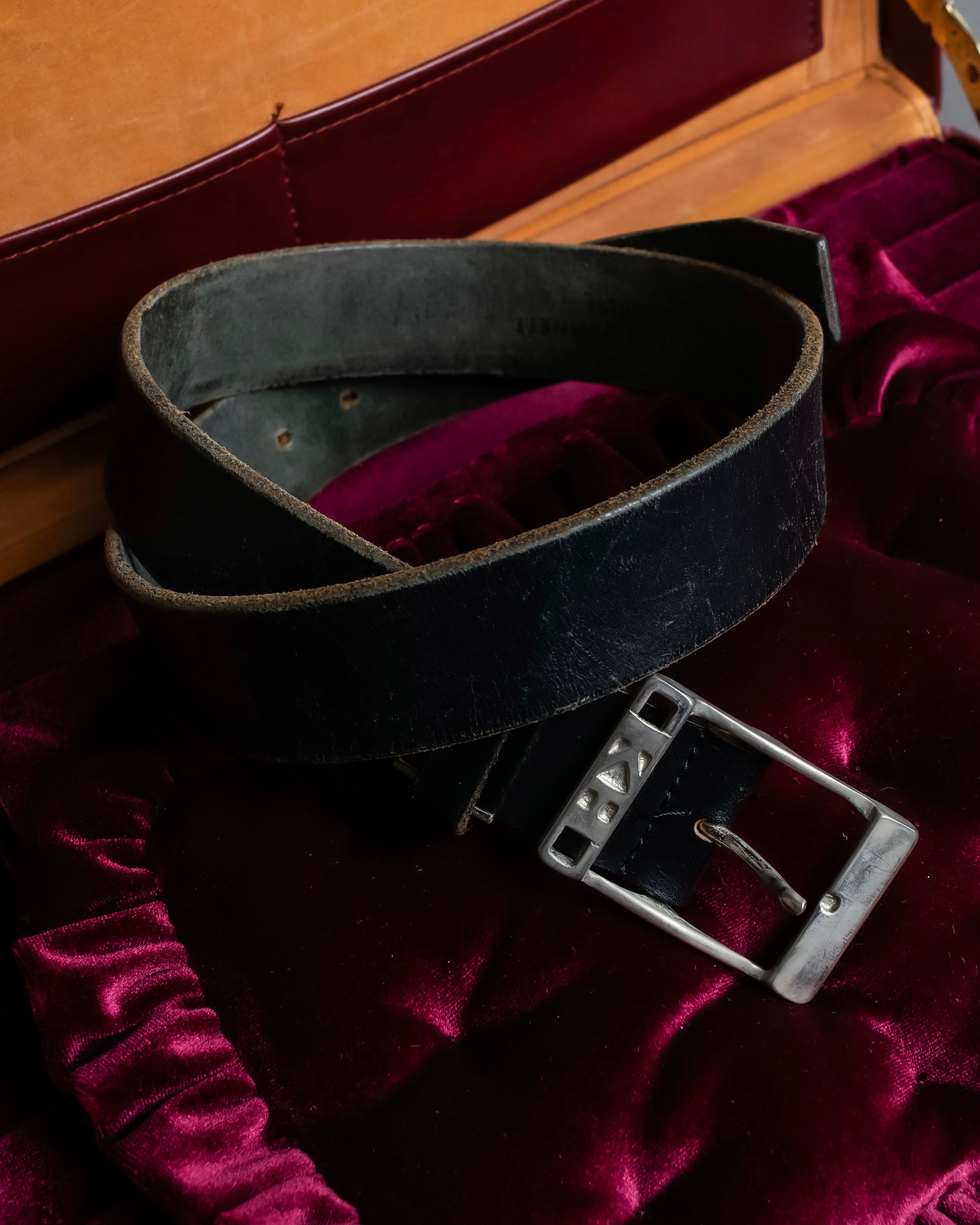 "KATHARINE HAMNETT" Vintage aged silver buckle leather belt