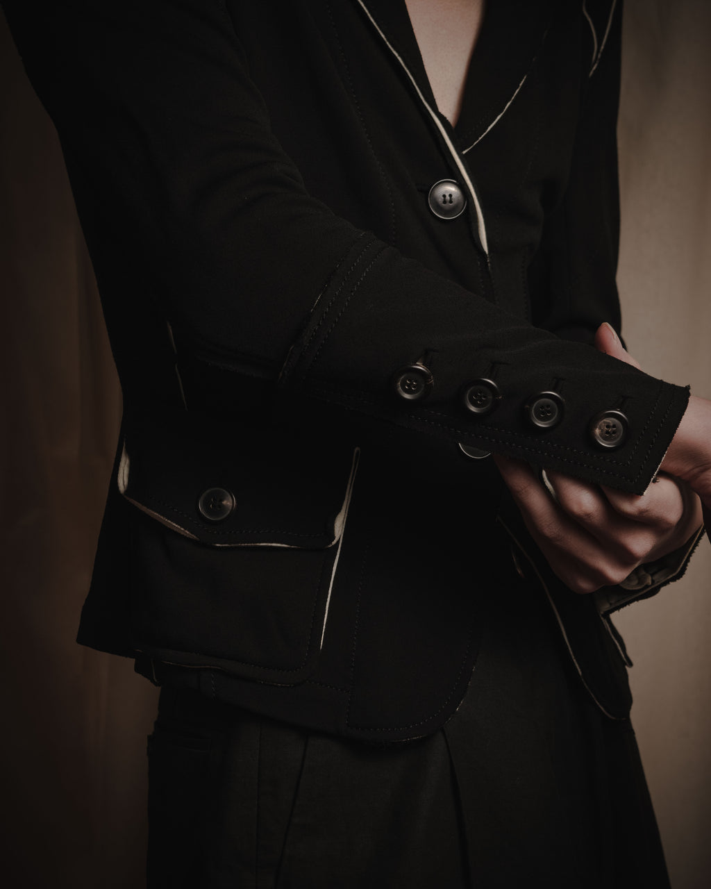 "Donna Karan" Contrast piped tailored jacket