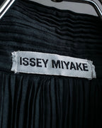 "ISSEY MIYAKE" Pleated vertical line shirt jacket