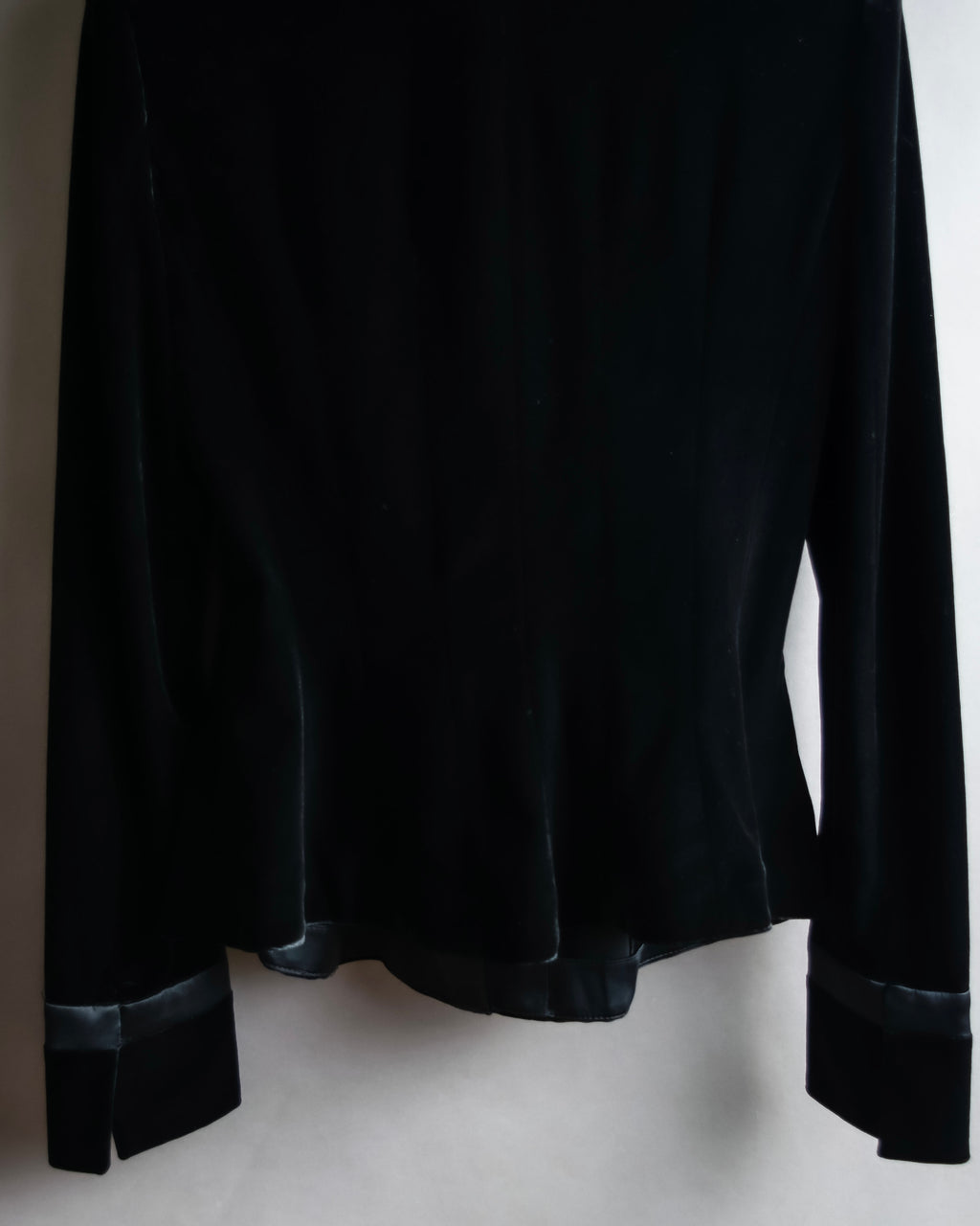 "ARMANI COLLEZIONI" Satin switched design velvet jacket