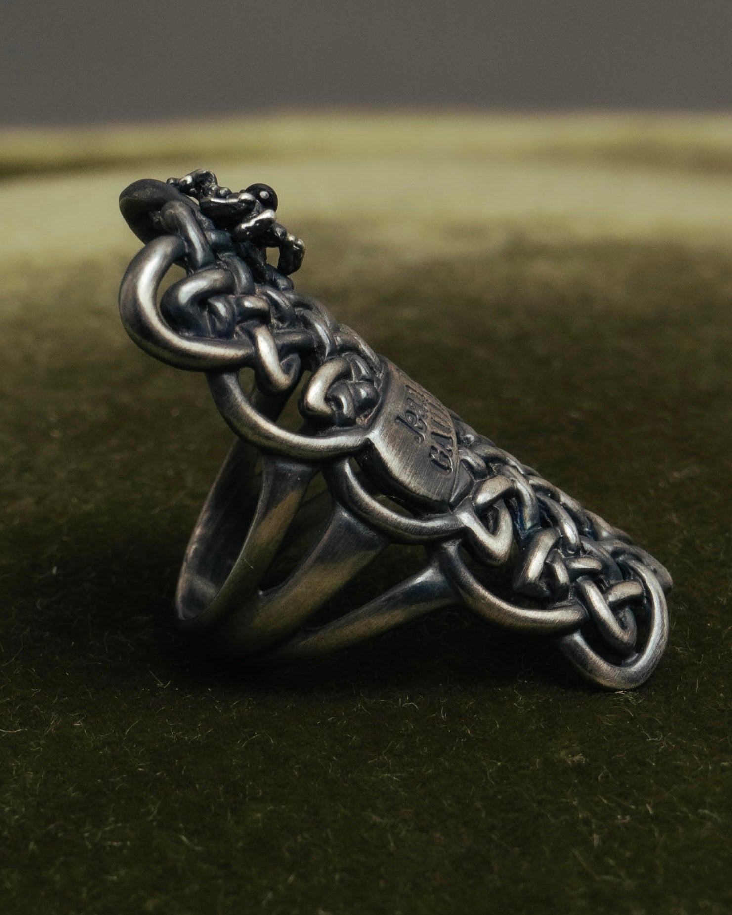 -SPECIAL- “Jean Paul Gaultier“ 90’s-00’s oxidized silver knot ring