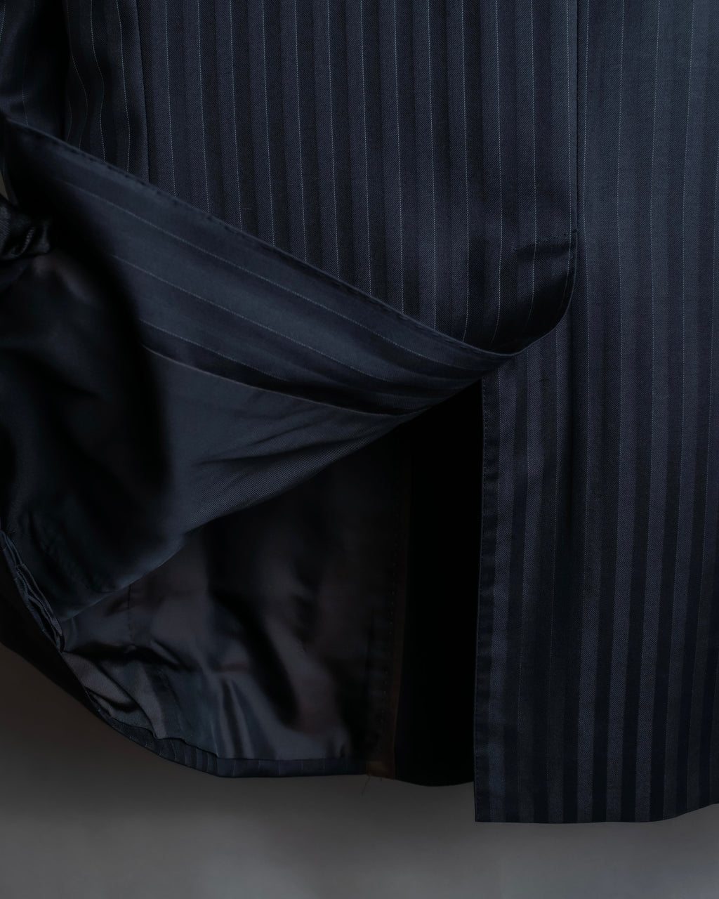 "LOUIS VUITTON" 2 button relaxed tailored jacket & no tuck tapered slacks set up