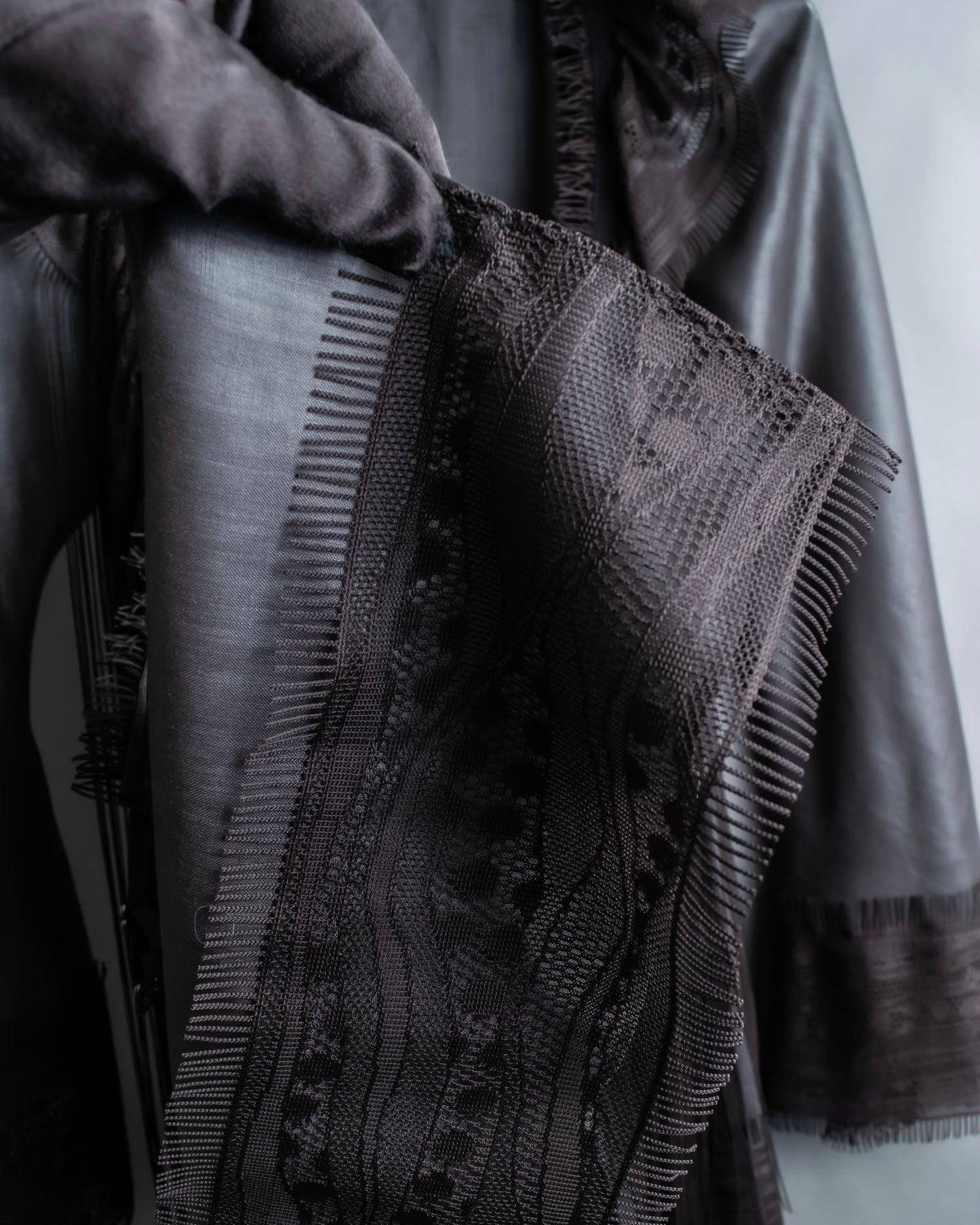 "ISSEY MIYAKE" Fringe design embroidered jacket