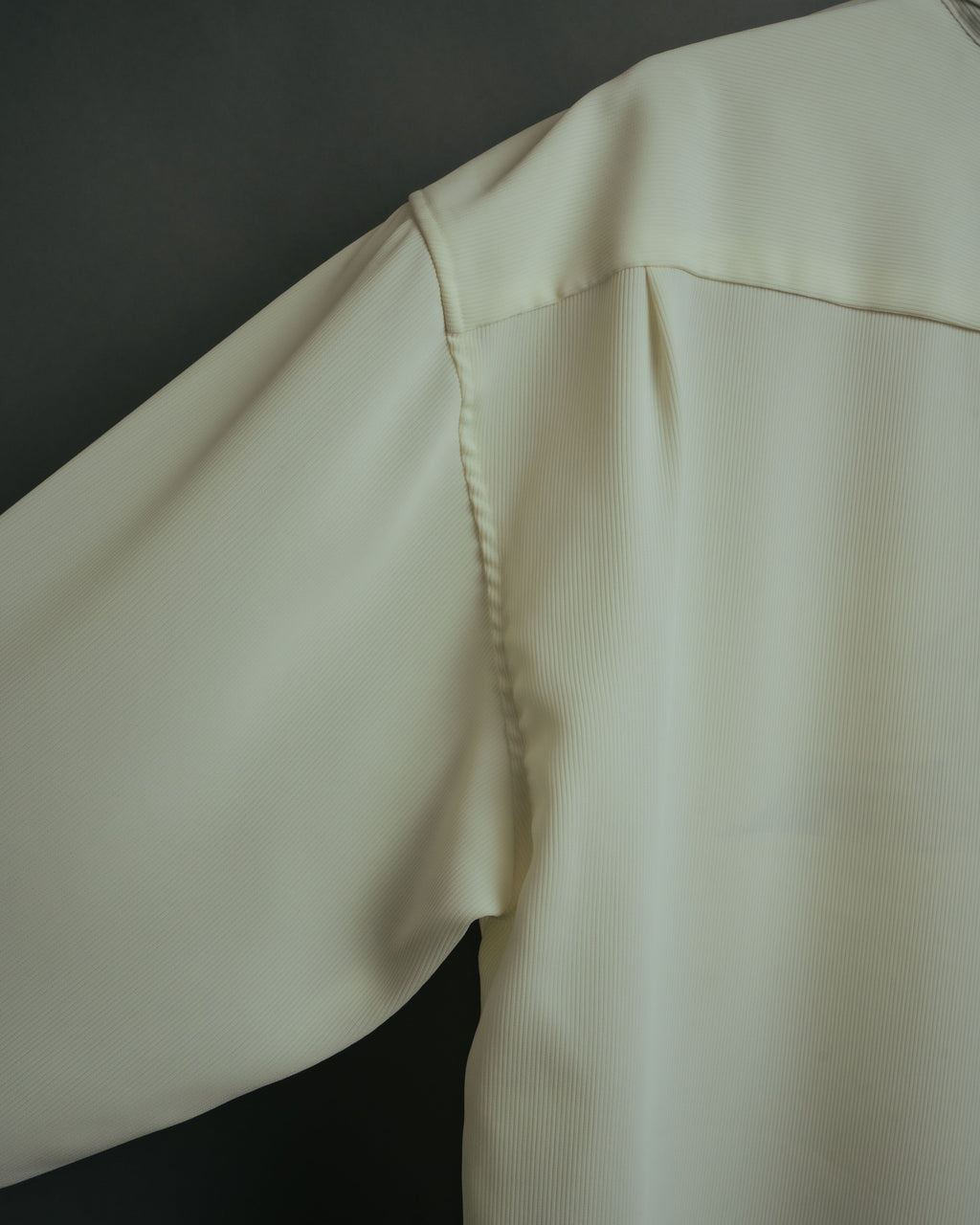 -MOOD Vintage Collections-
90’s Fine ridge ivory drape shirt