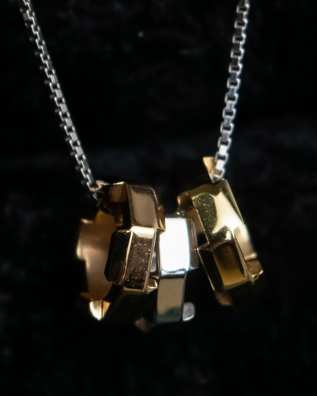 "GUCCI" Link to Love collection silver necklace