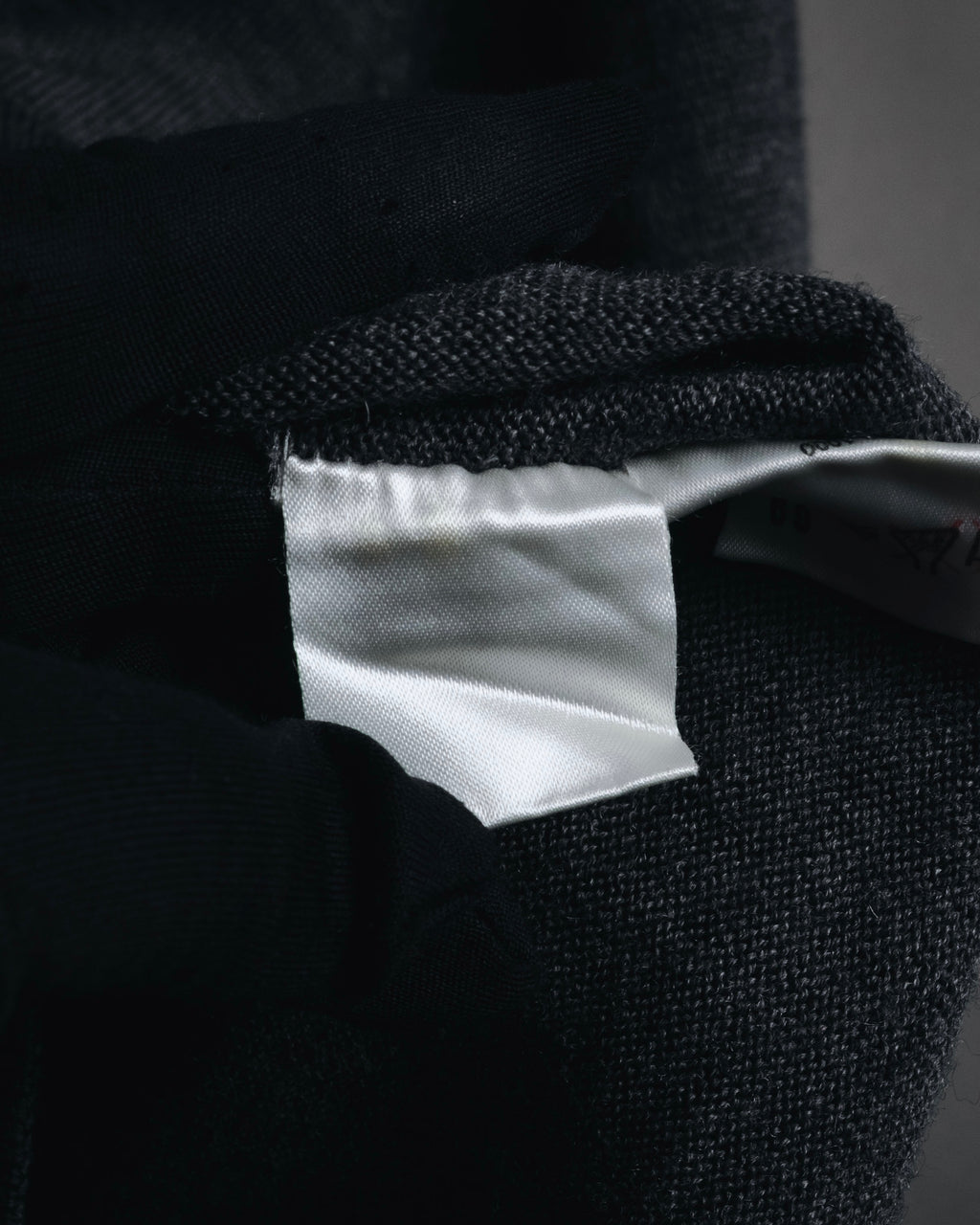 "YVES SAINT LAURENT" 80’s-90’s embroidered logo wool knit sweater