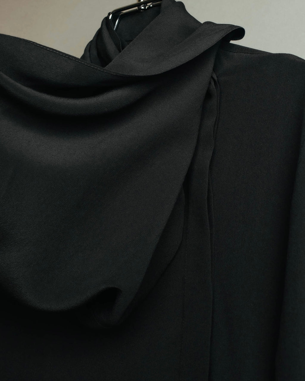 -SPECIAL- "SAINT LAURENT PARIS" 10's Fluid silk scarf-neck blouse