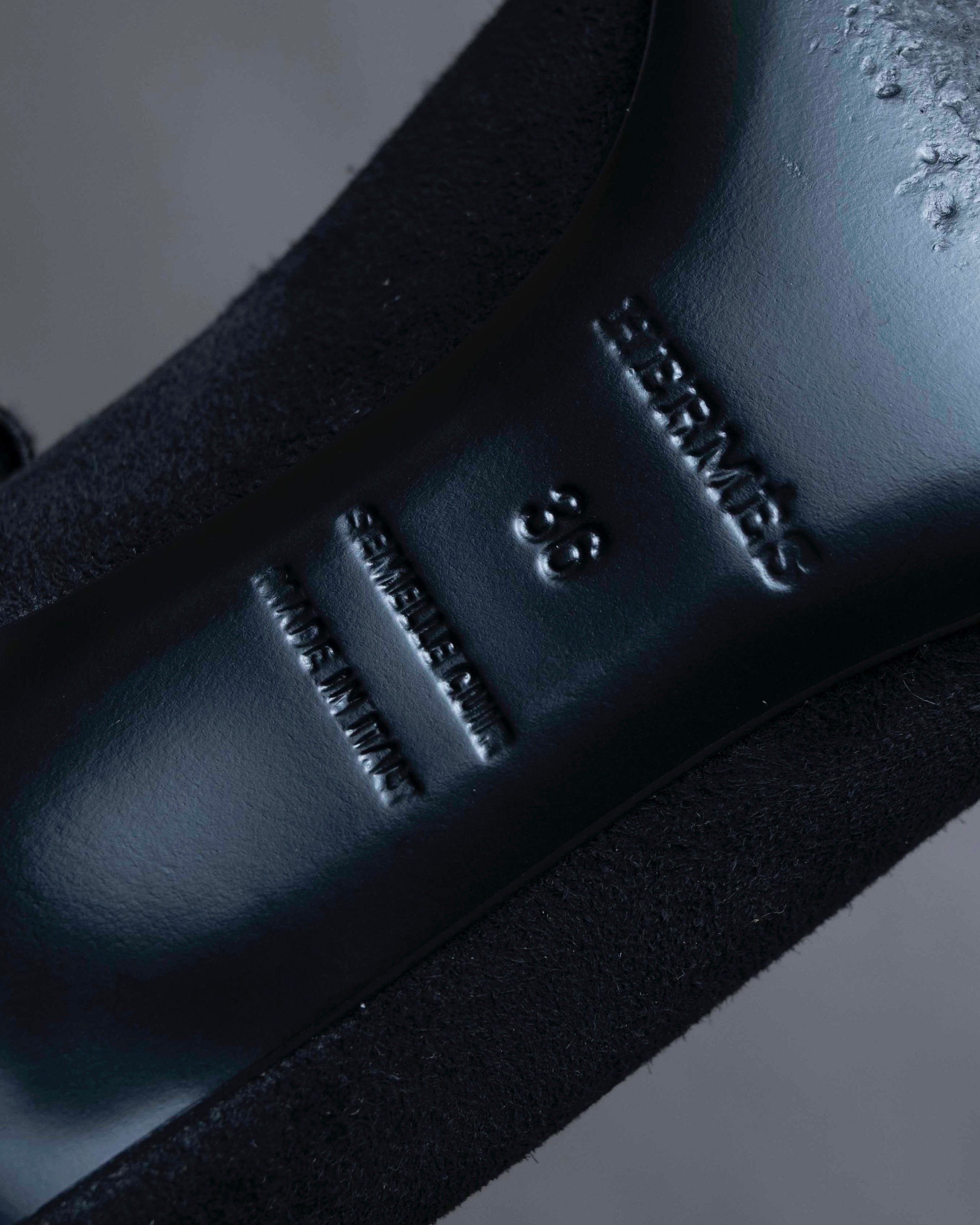 "HERMES" Jewelry design suede heel pumps