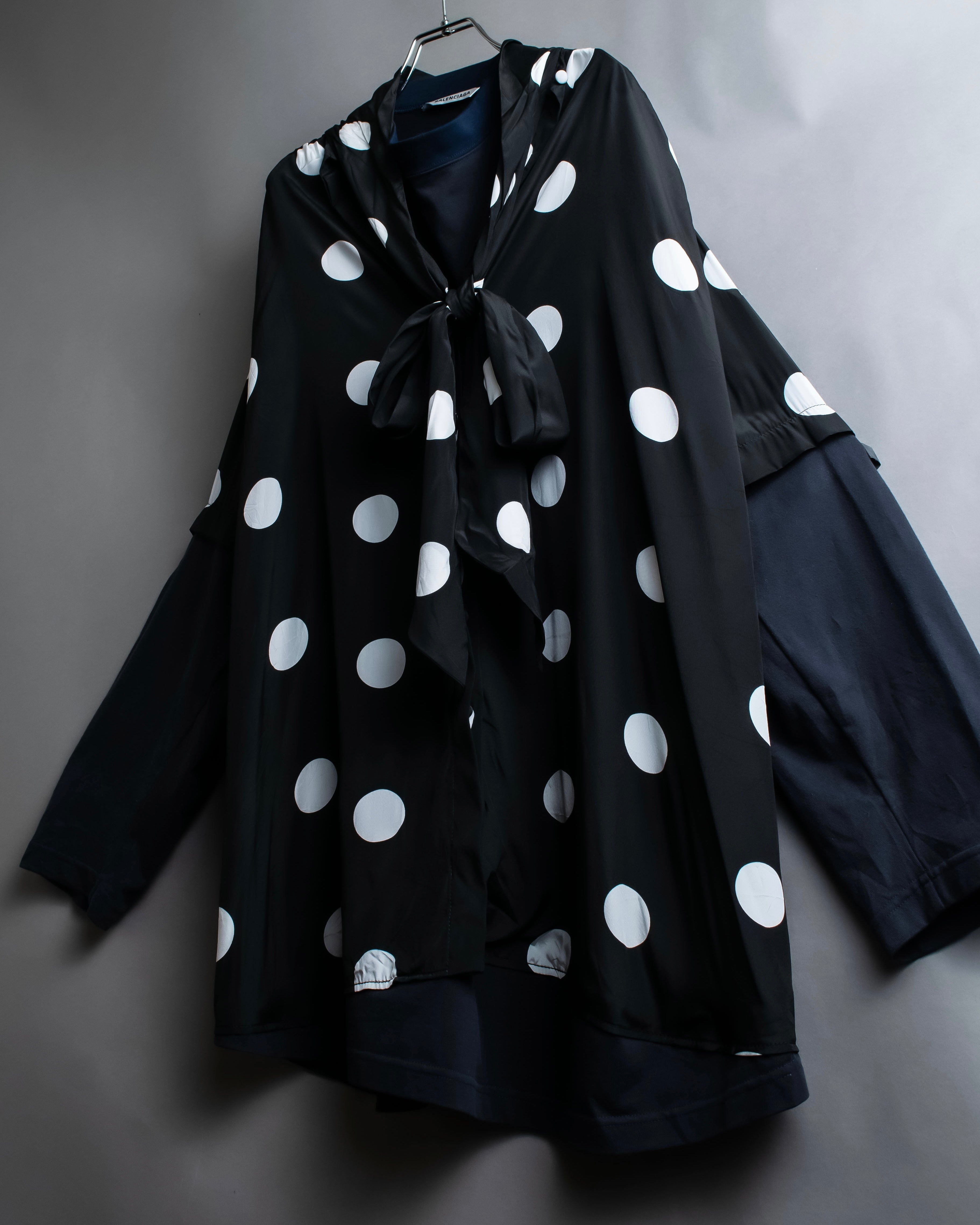 "BALENCIAGA" Polka dot flying squirrel silhouette bow tie dress