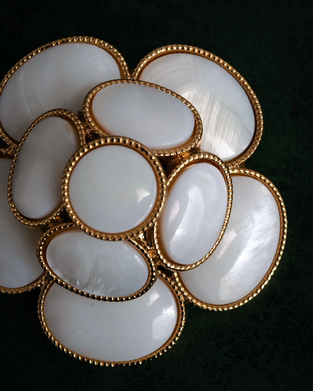 “VETEMENTS” 2017-2021 Archive-referenced mother of pearl flower brooch