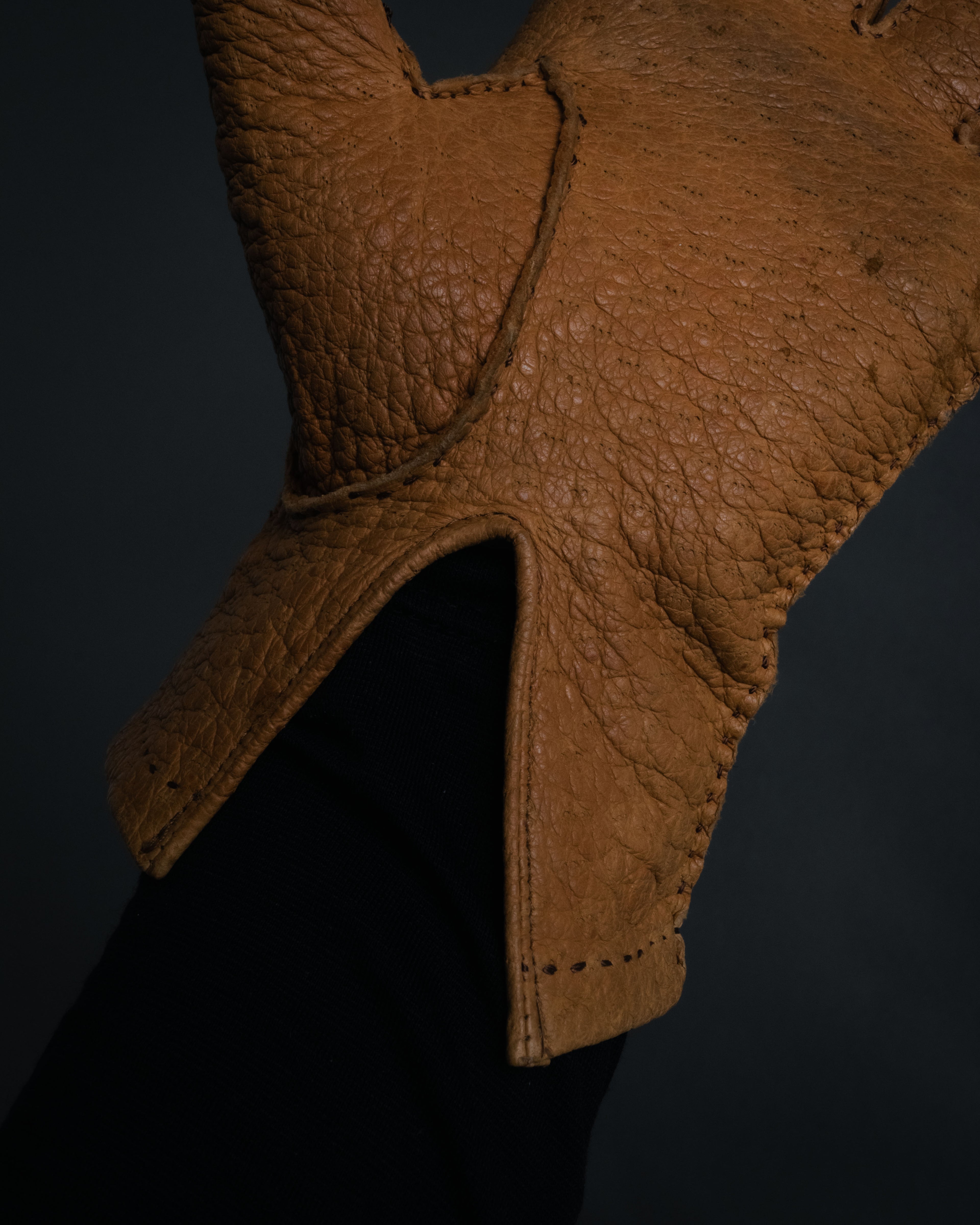 “Yves Saint Laurent” 80’s-90’s Hand-stitched peccary leather gloves