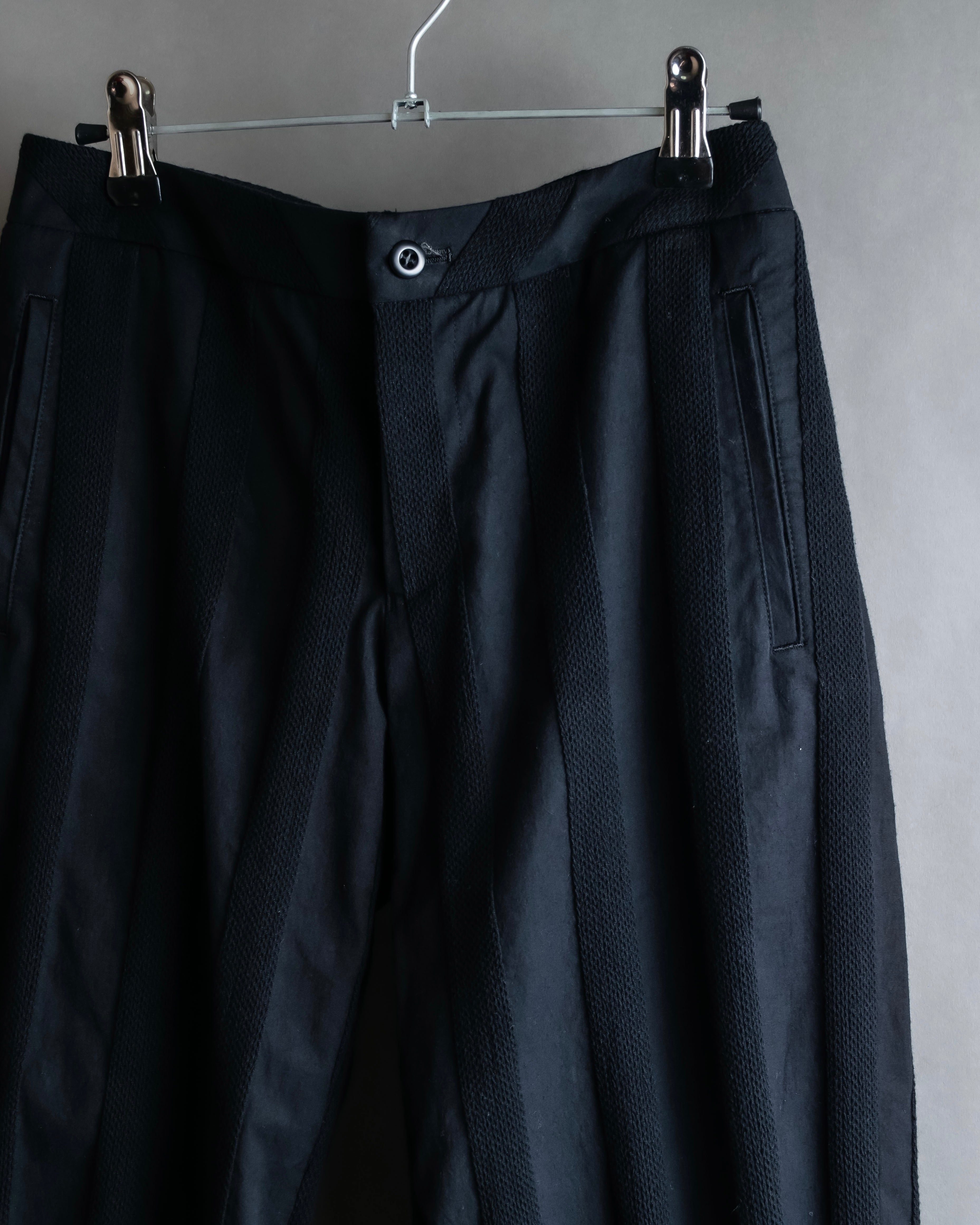 "ISSEY MIYAKE FETE" Fabric change stripe pattern wide slacks