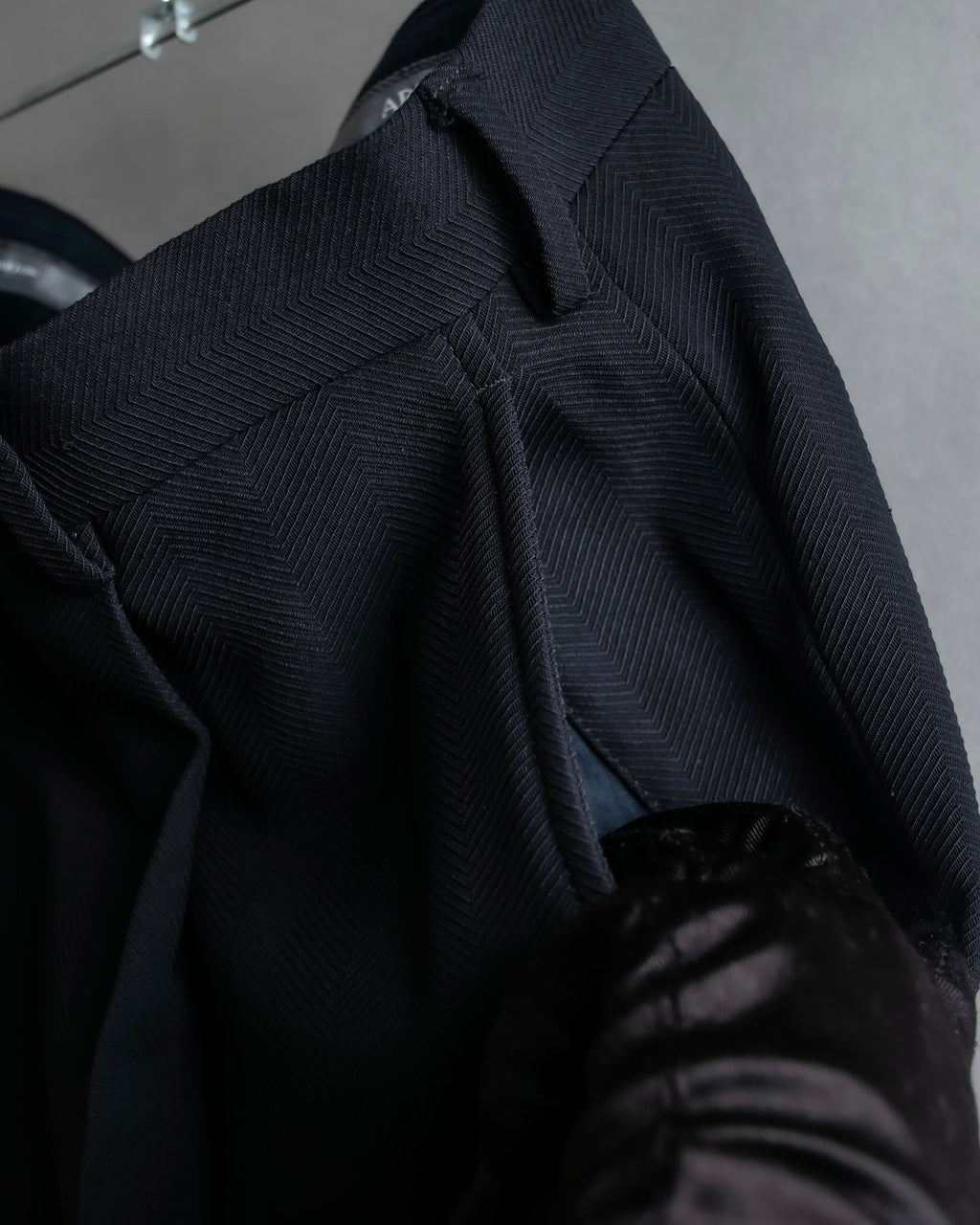 "ARMANI COLLEZIONI" Herringbone weave classical detail set up