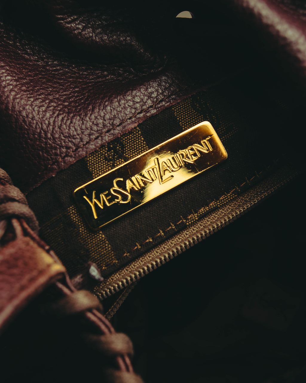 “YVES SAINT LAURENT“ 90’s-00’s Leather drawstring shoulder bag