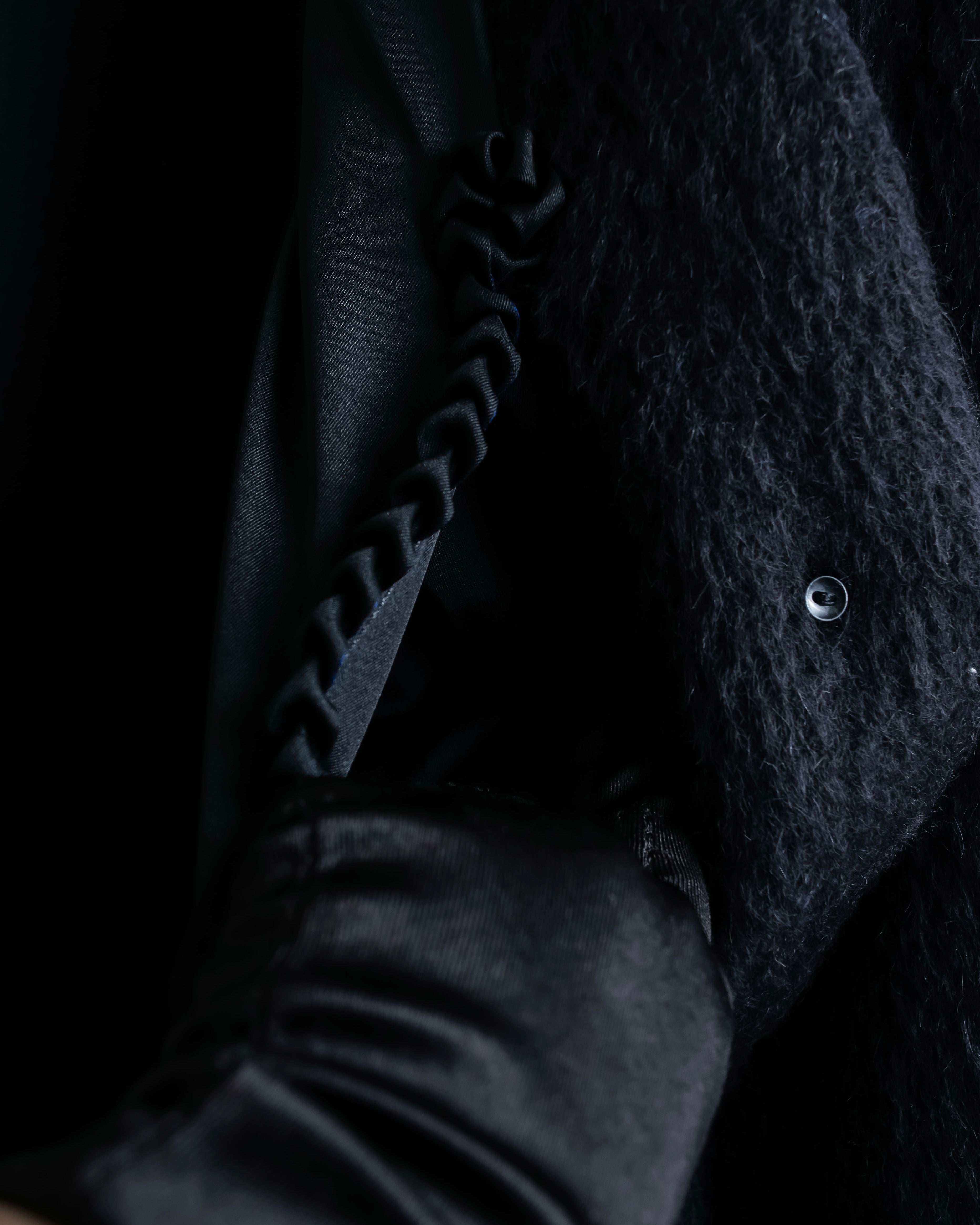 "YVES SAINT LAURENT" Large shawl collar black long coat