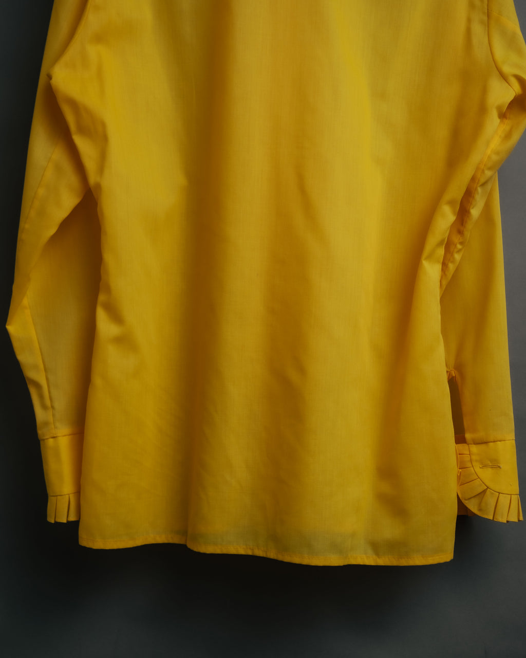 -MOOD Vintage Collections-
70’s Ruffled long point collar shirt