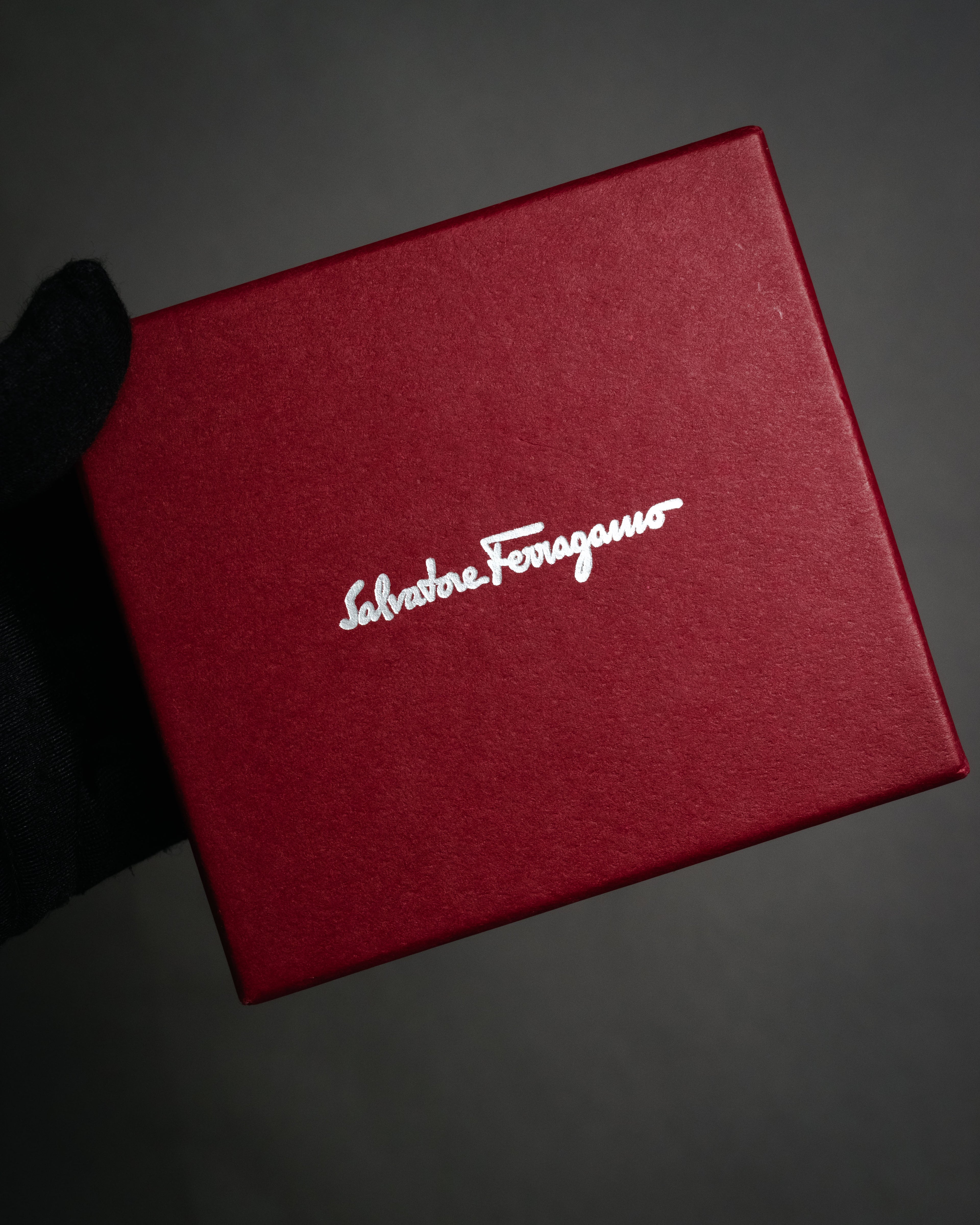 “Salvatore Ferragamo” 2010’s Vara ribbon leather bracelet