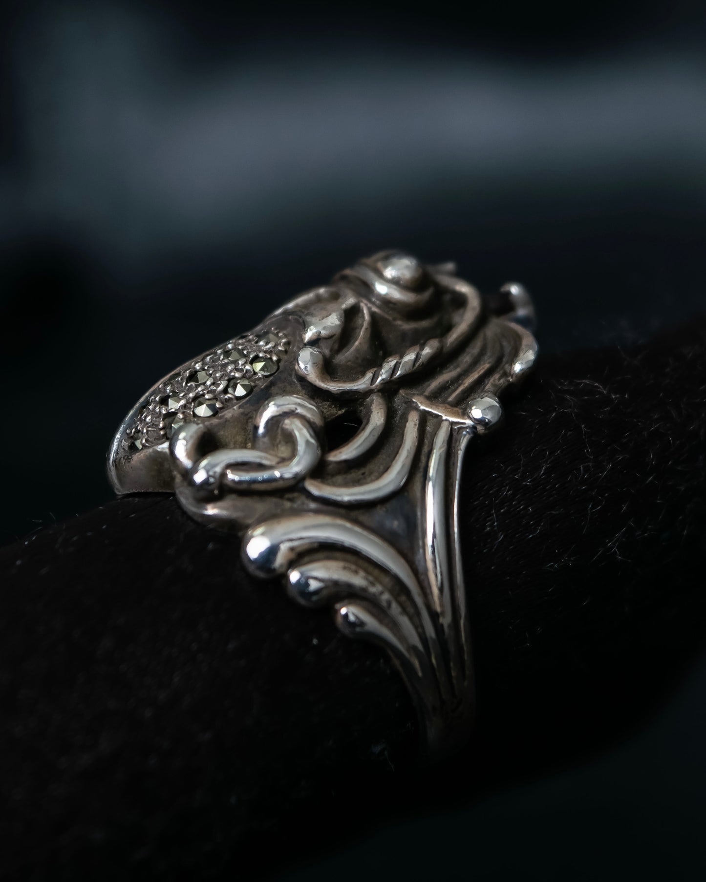 “Vintage” Beetle motif stone decorated silver ring