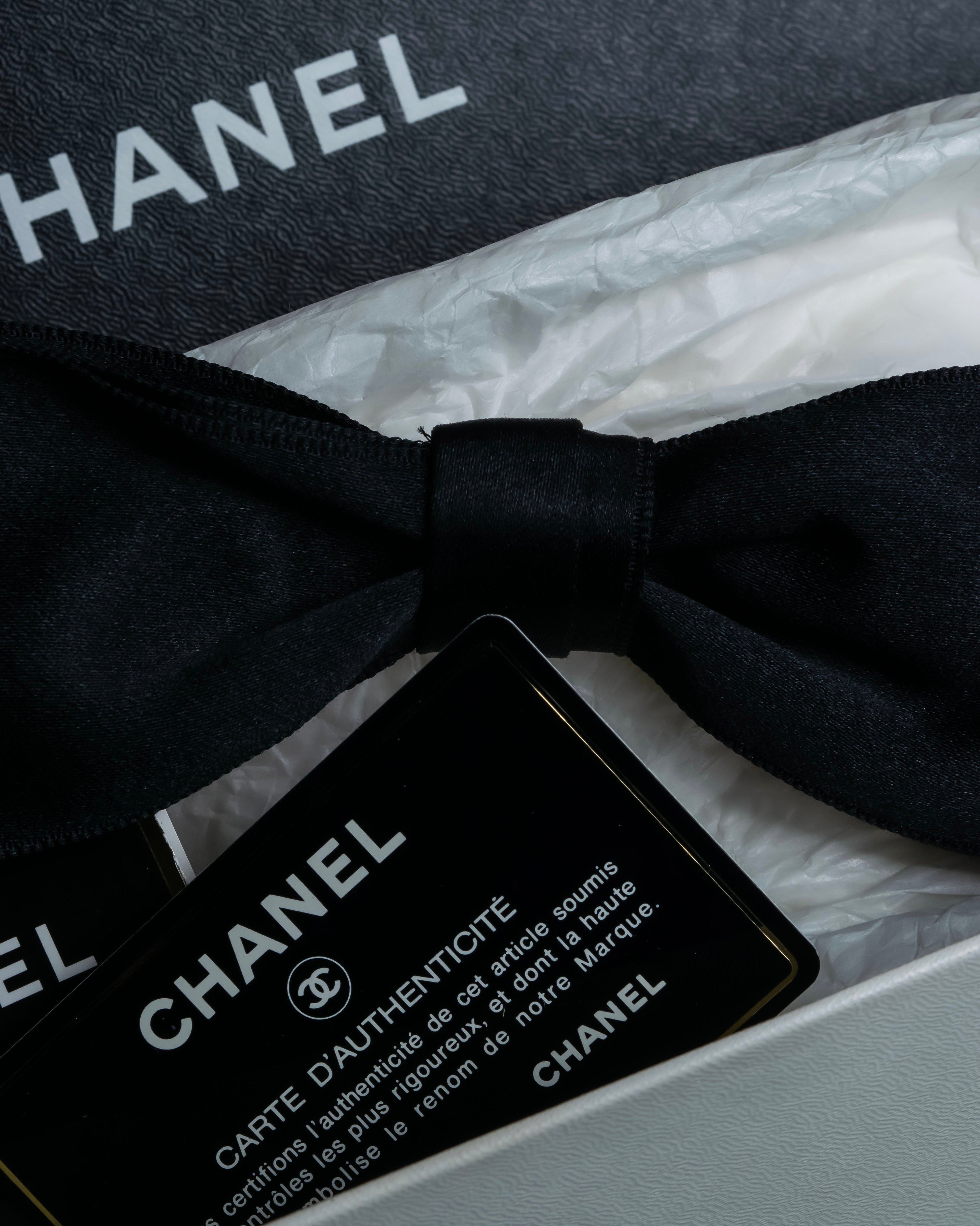 "CHANEL" 2001 Cruise Collection ribbon brooch