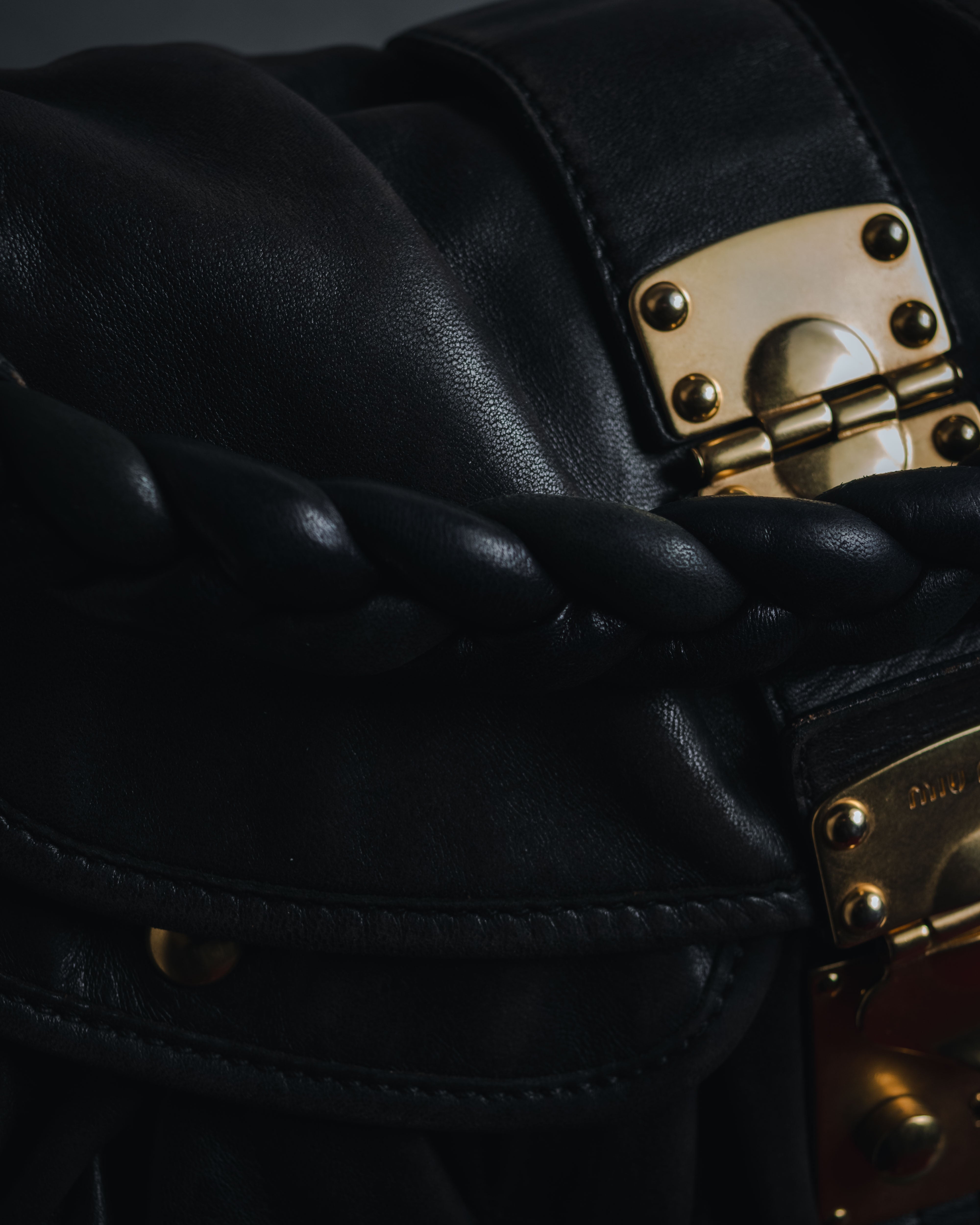 MIU MIU (ミュウミュウ) - Matelassé Coffer Bag - ブラウン - 00s