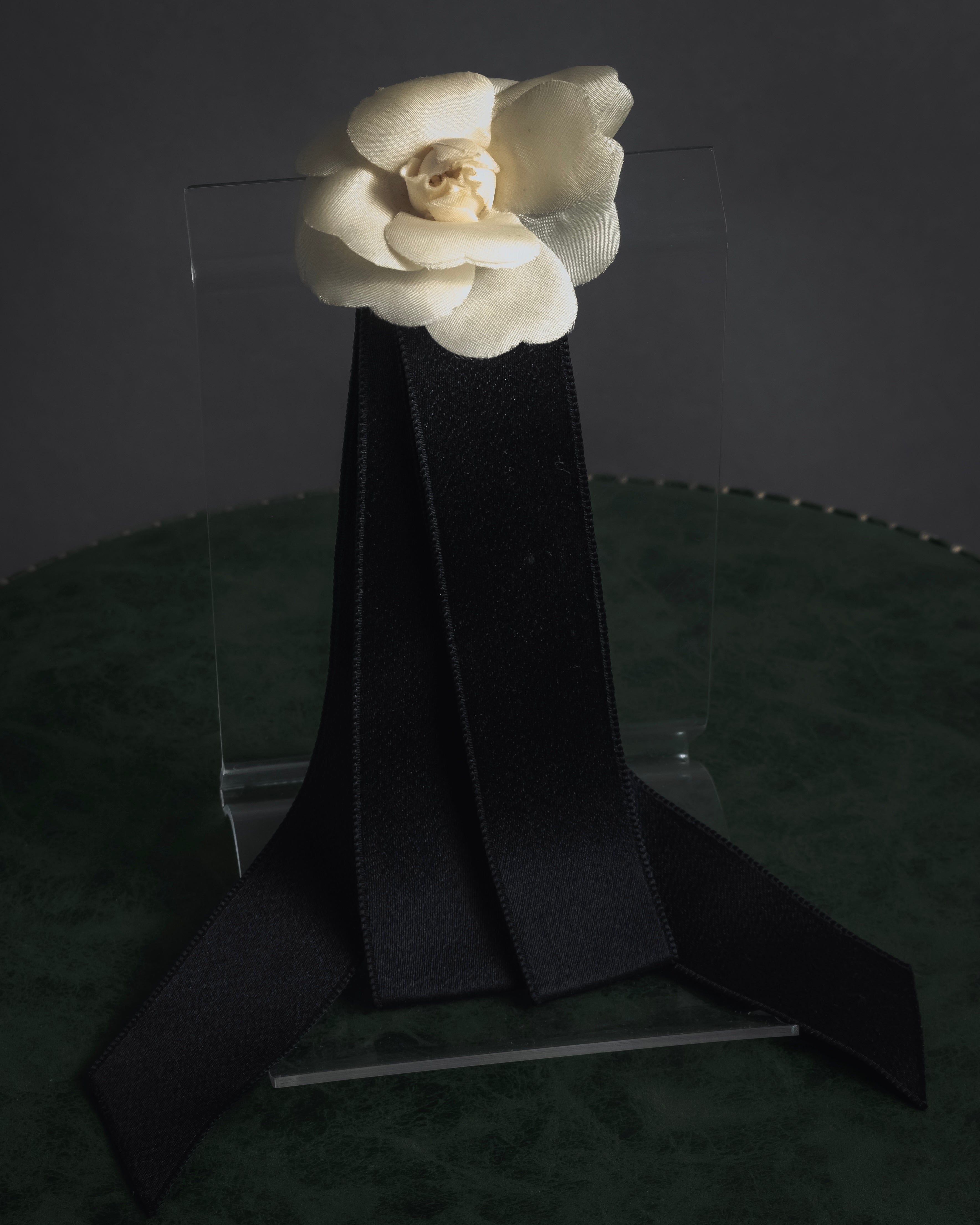 -SPECIAL- "CHANEL" 00's Boutique decoration with camellia motif brooch