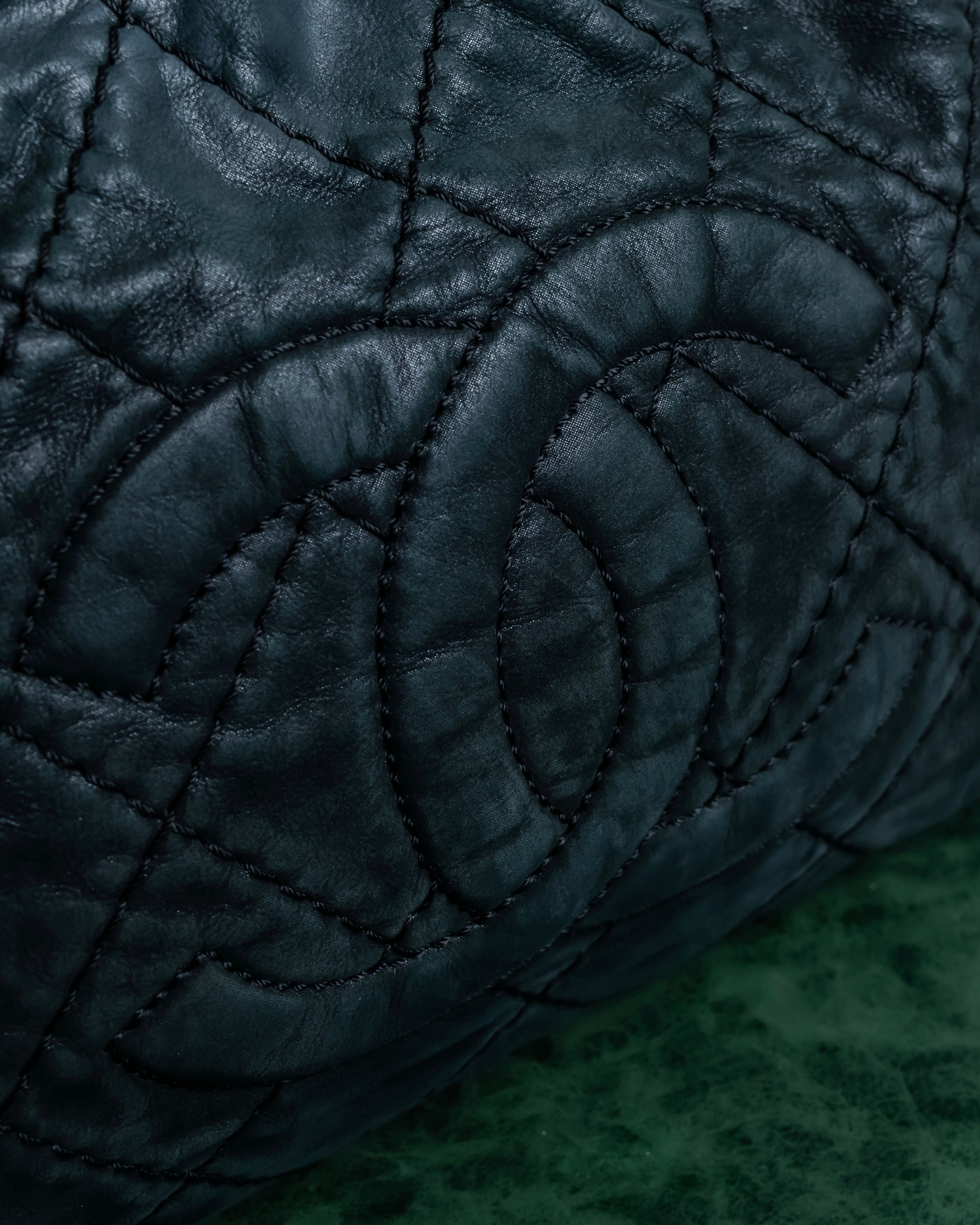 "CHANEL" Karl Lagerfeld design Matelasse chain Black shoulder bag