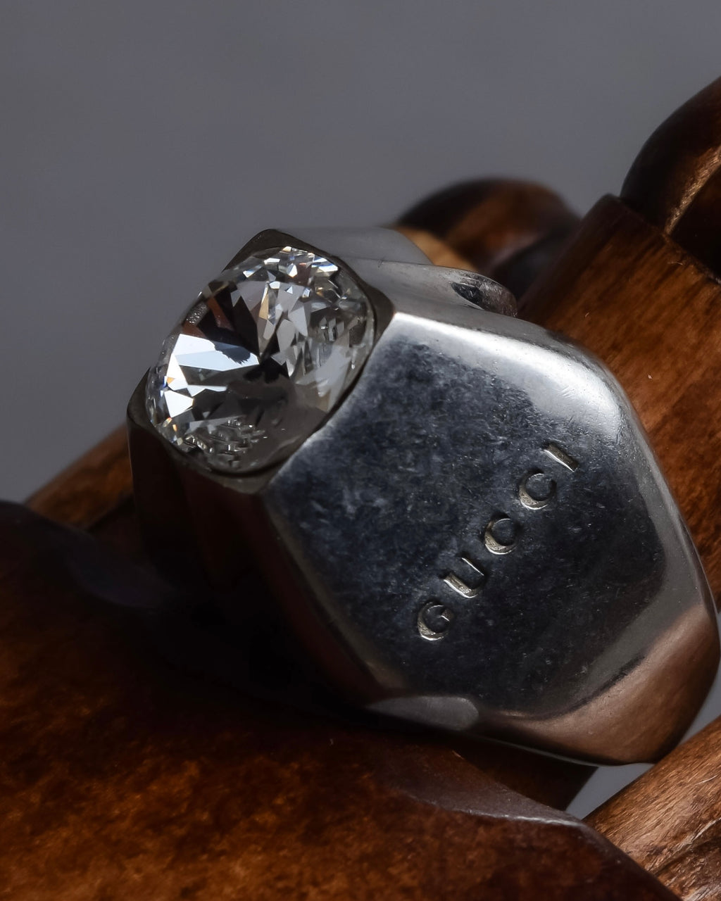 "GUCCI" Polished silver crystal sculptural ring