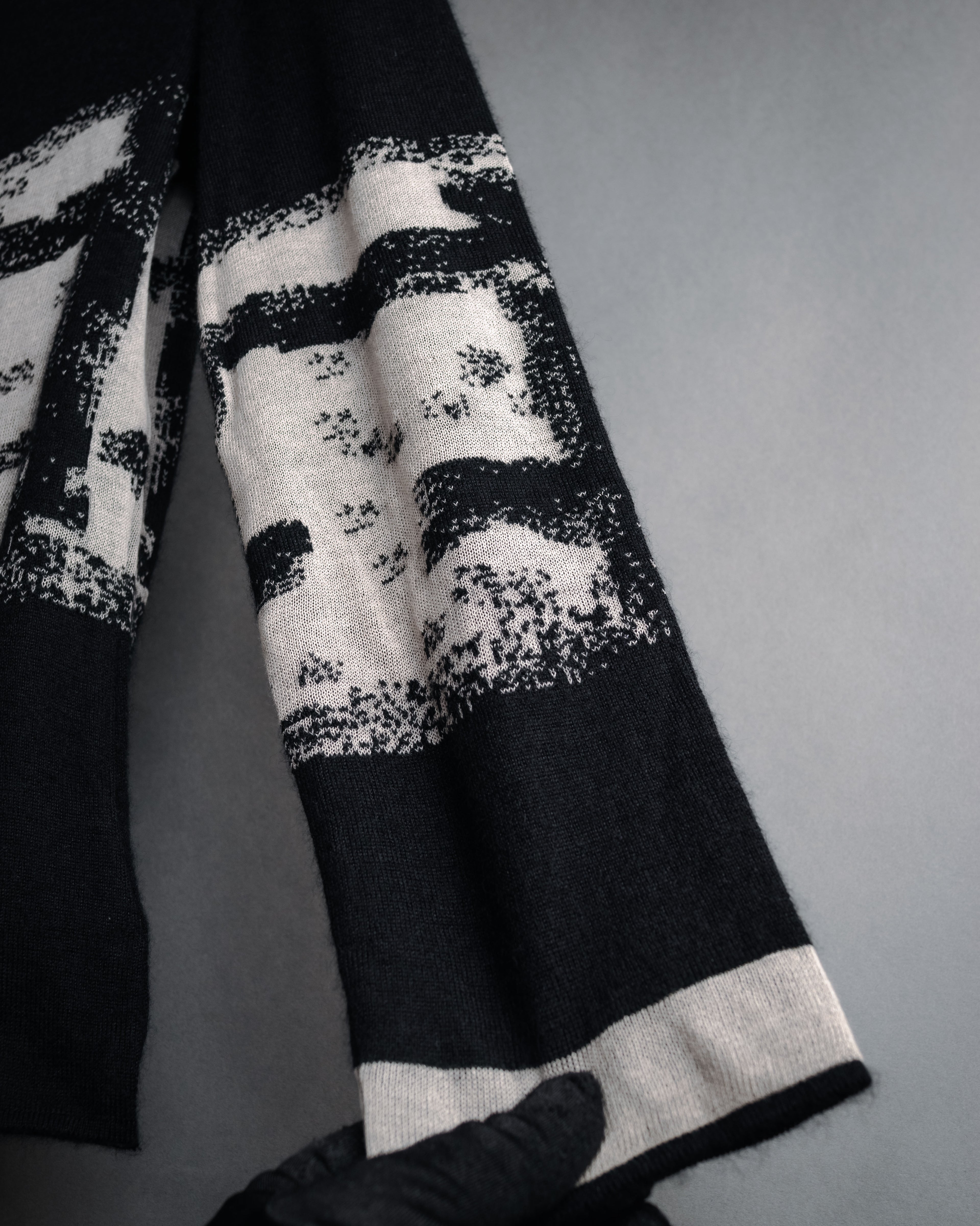 “CHANEL” 90’s-00’s Abstract grid knit top