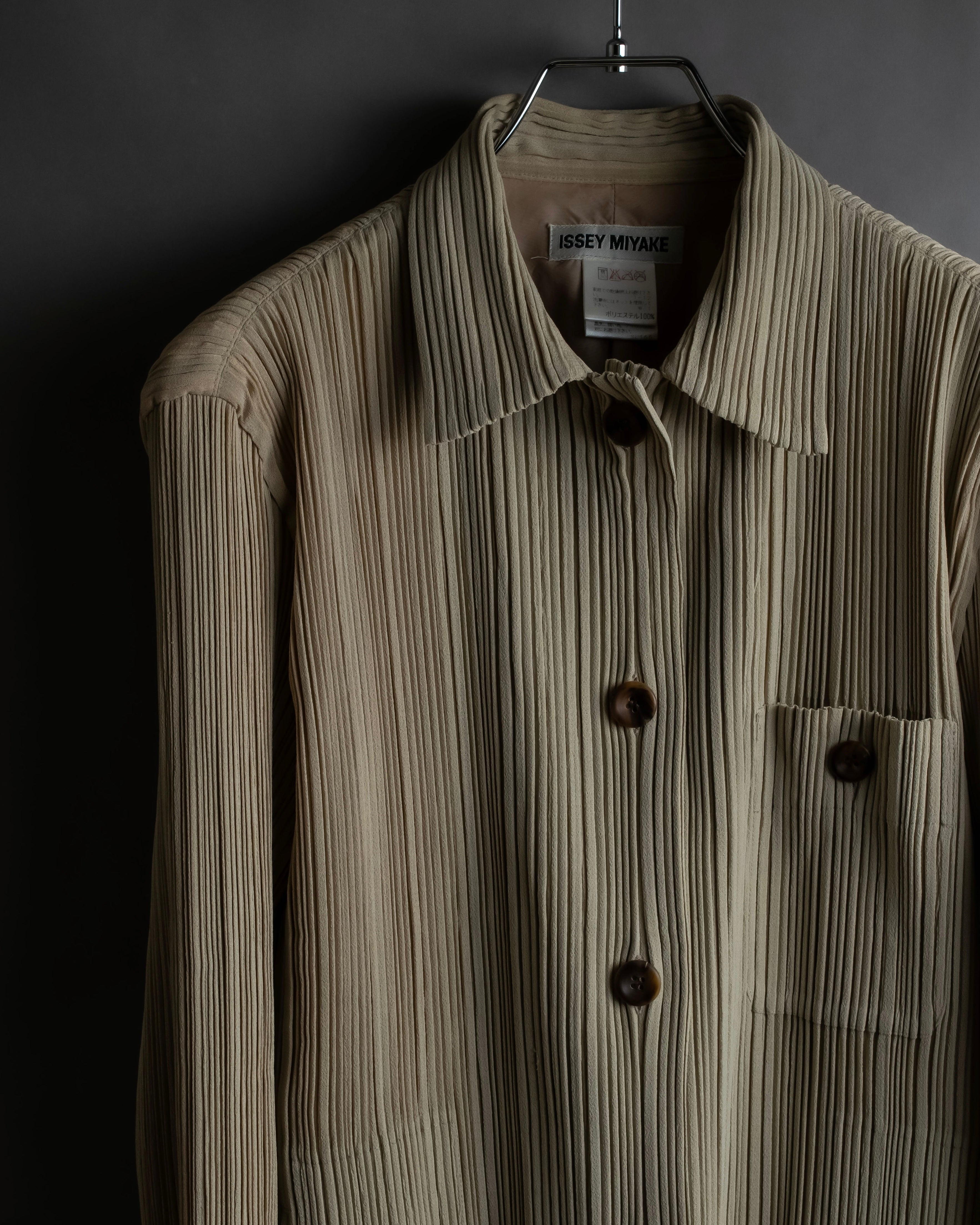 "ISSEY MIYAKE" Fine pleated shirt jacket