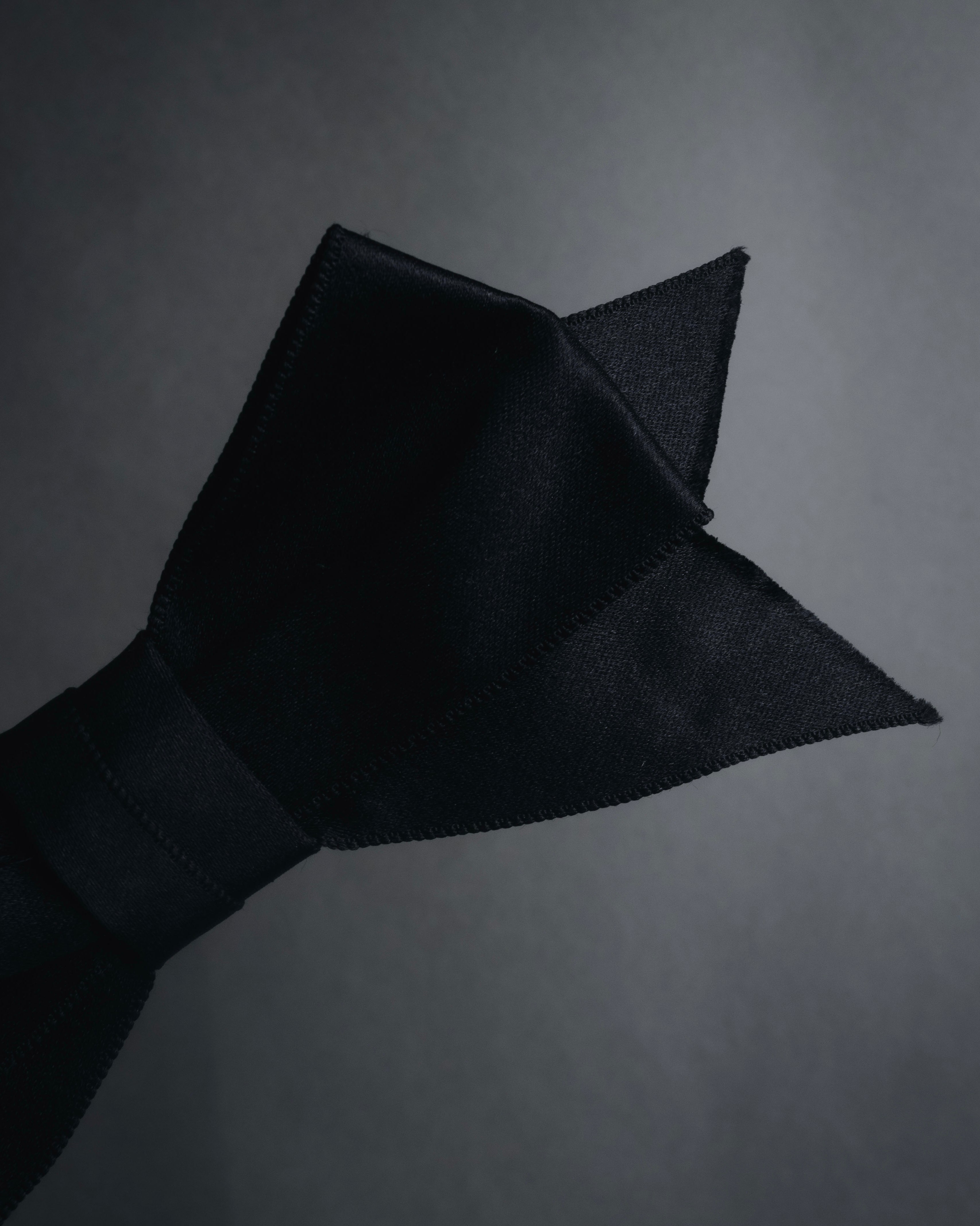 "CHANEL" 90’s black satin and grosgrain ribbon brooch