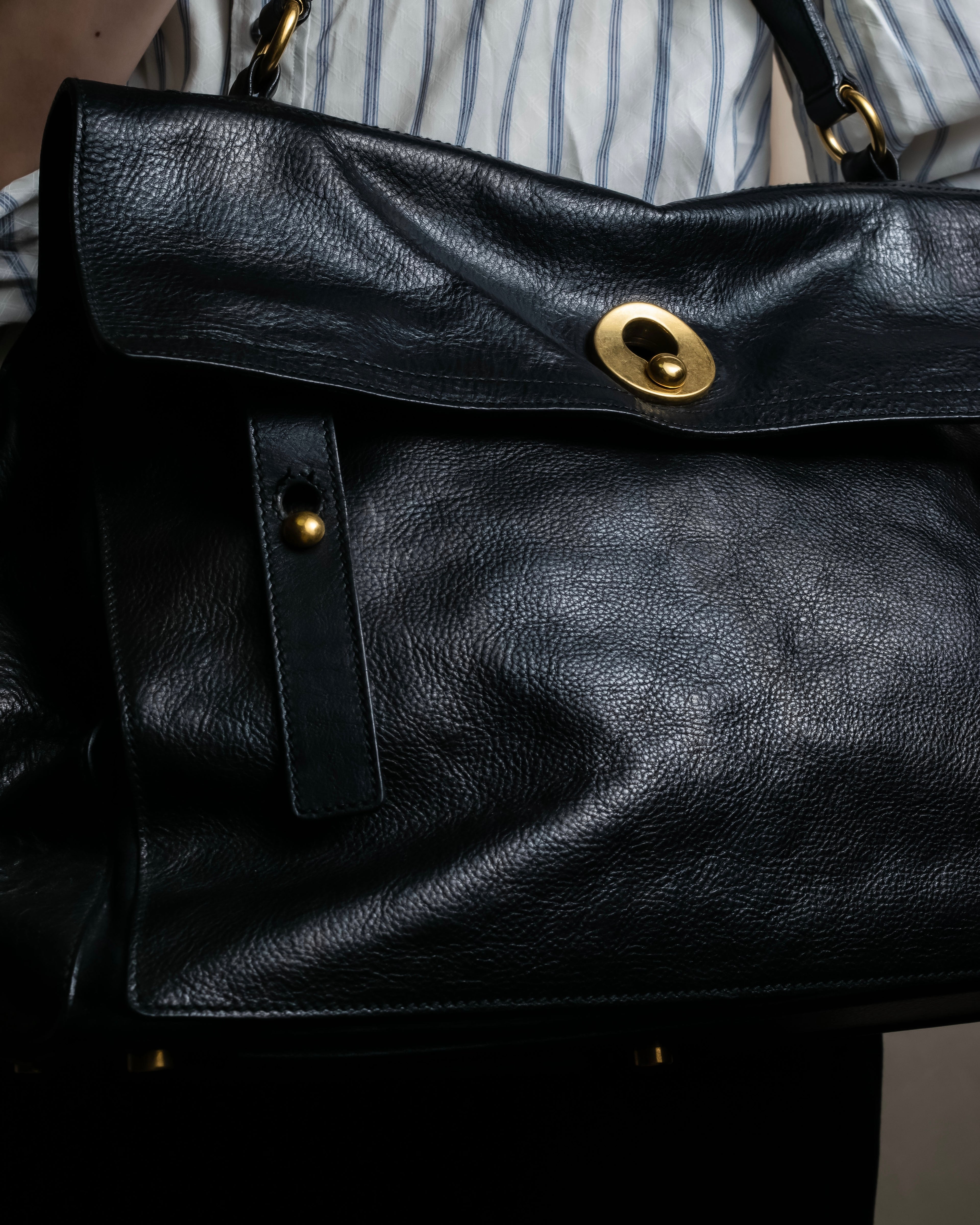 "YVES SAINT LAURENT" Muse to gold metal parts one-handle leather bag