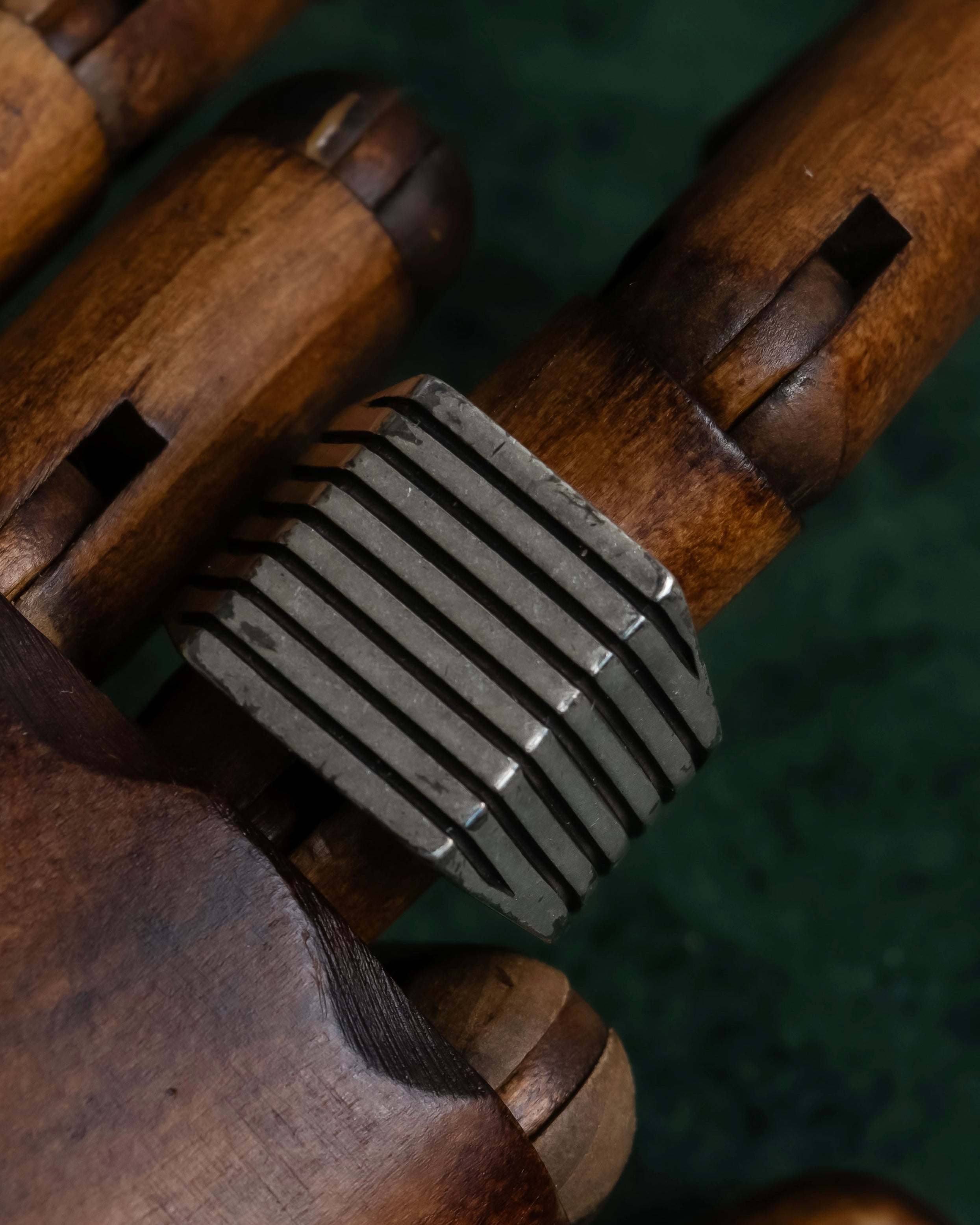 "MAISON MARGIELA" Square-shaped continuous design silver ring