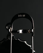 “DIOR” 2018-present Bottle cap pin brooch