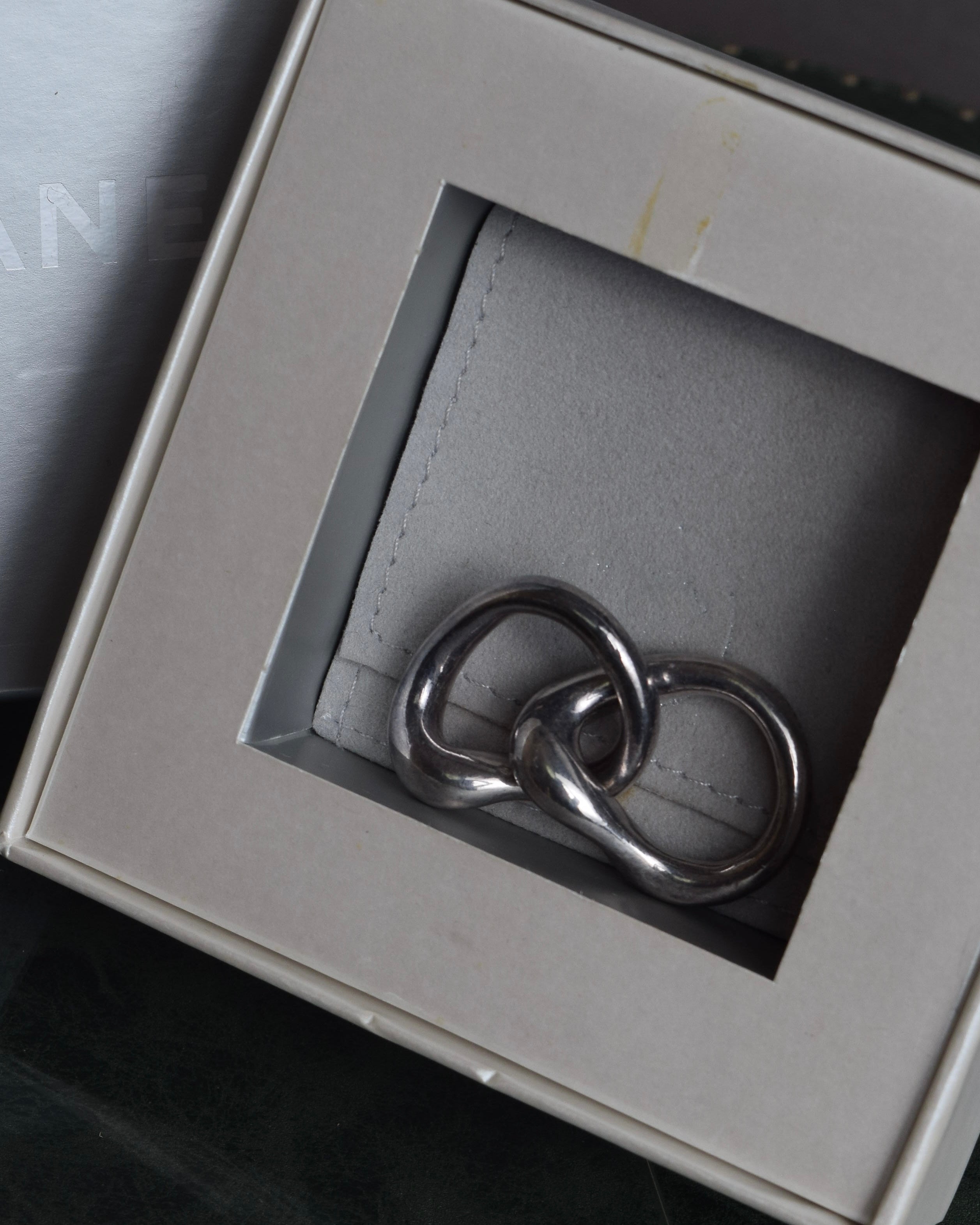 "CHANEL" 90's Organic twist design double ring