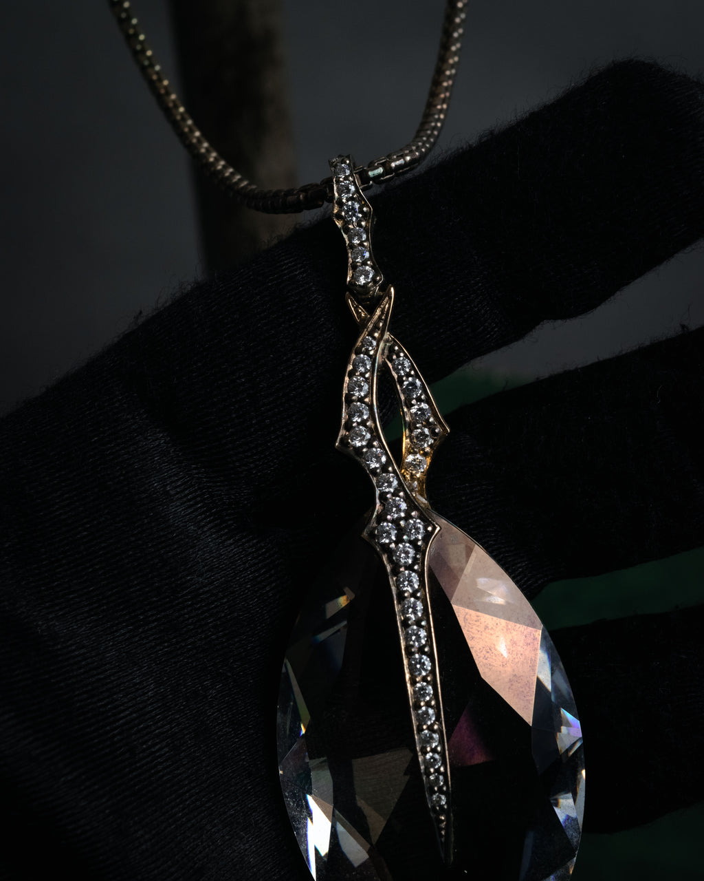 “Stephen Webster” 2000-2010 Crystal haze pendant necklace