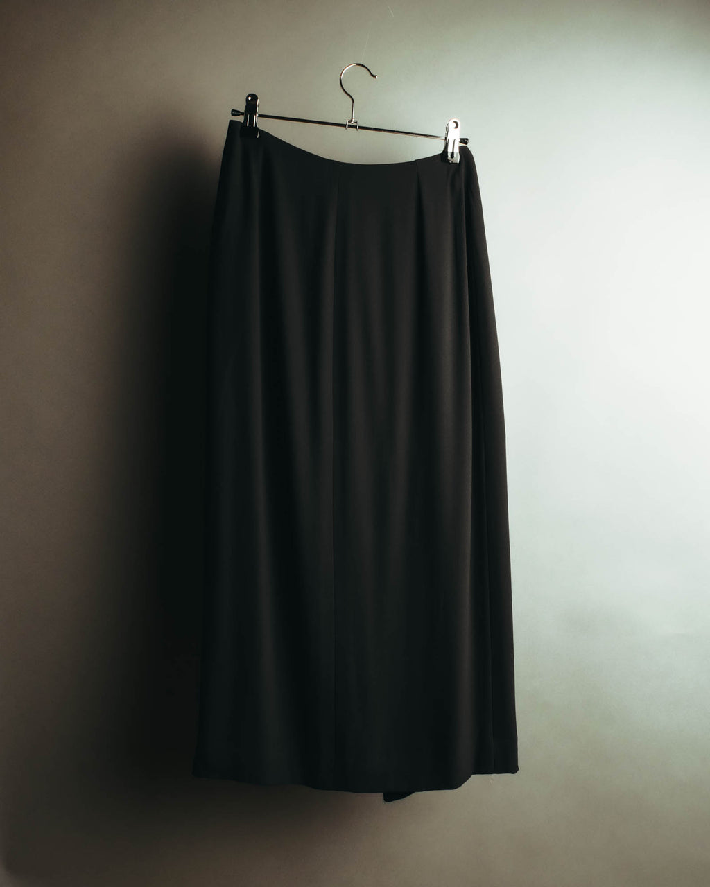 “HERMÈS” 90’s-00’s Minimal black silk wrap skirt