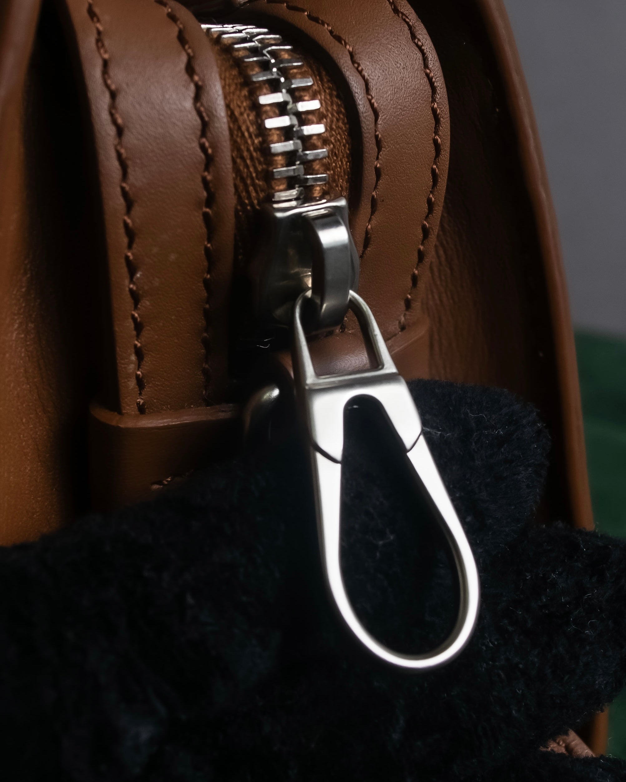 "Max Mara" Renzo Piano design Whitney bag