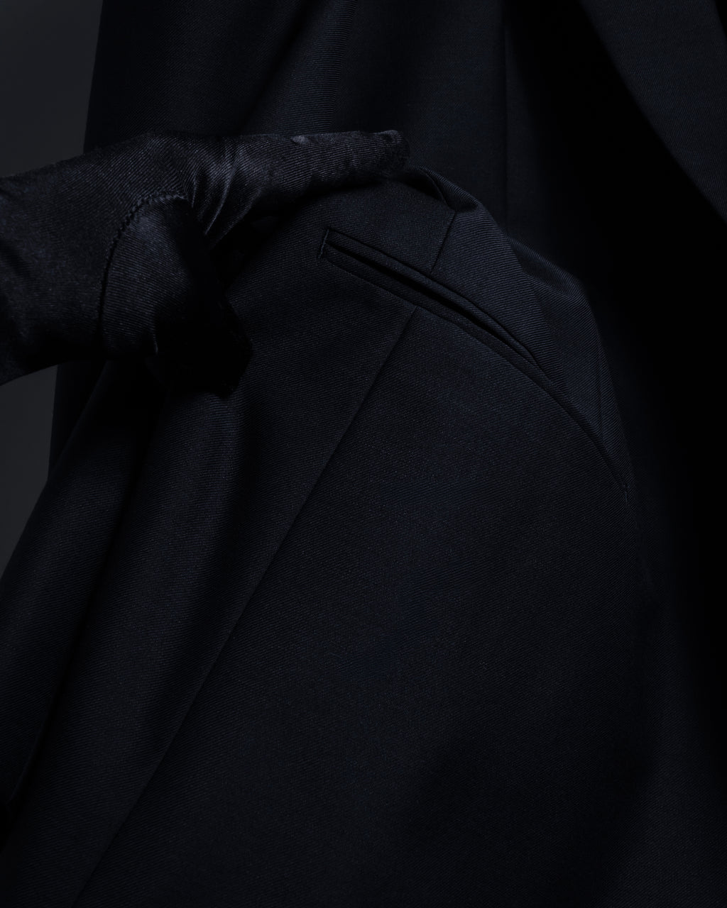 "YVES SAINT LAURENT" Strongly tailored shaped wool set up