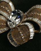 “HANAE MORI” 80’s-90’s Sculptural crystal bow brooch