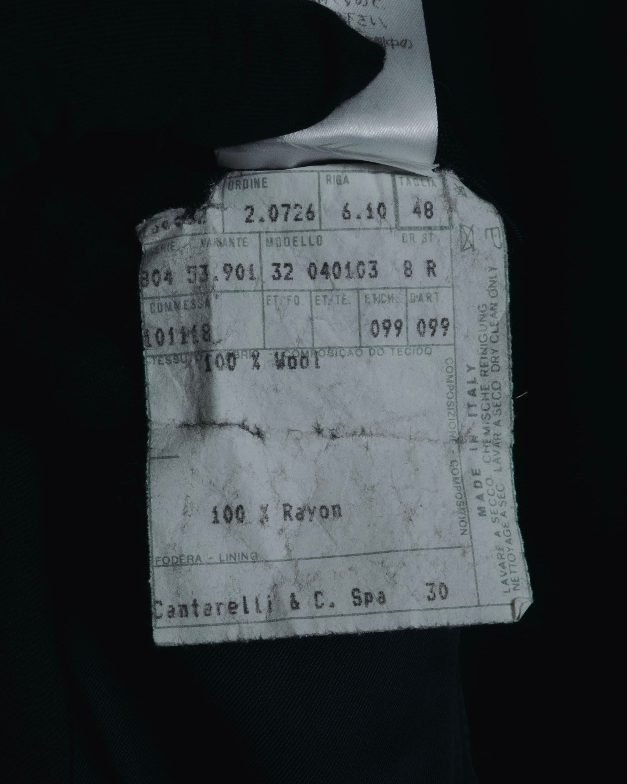 "GIANFRANCO FERRE" 90’s-00’s architecturally tailored three button wool blazer