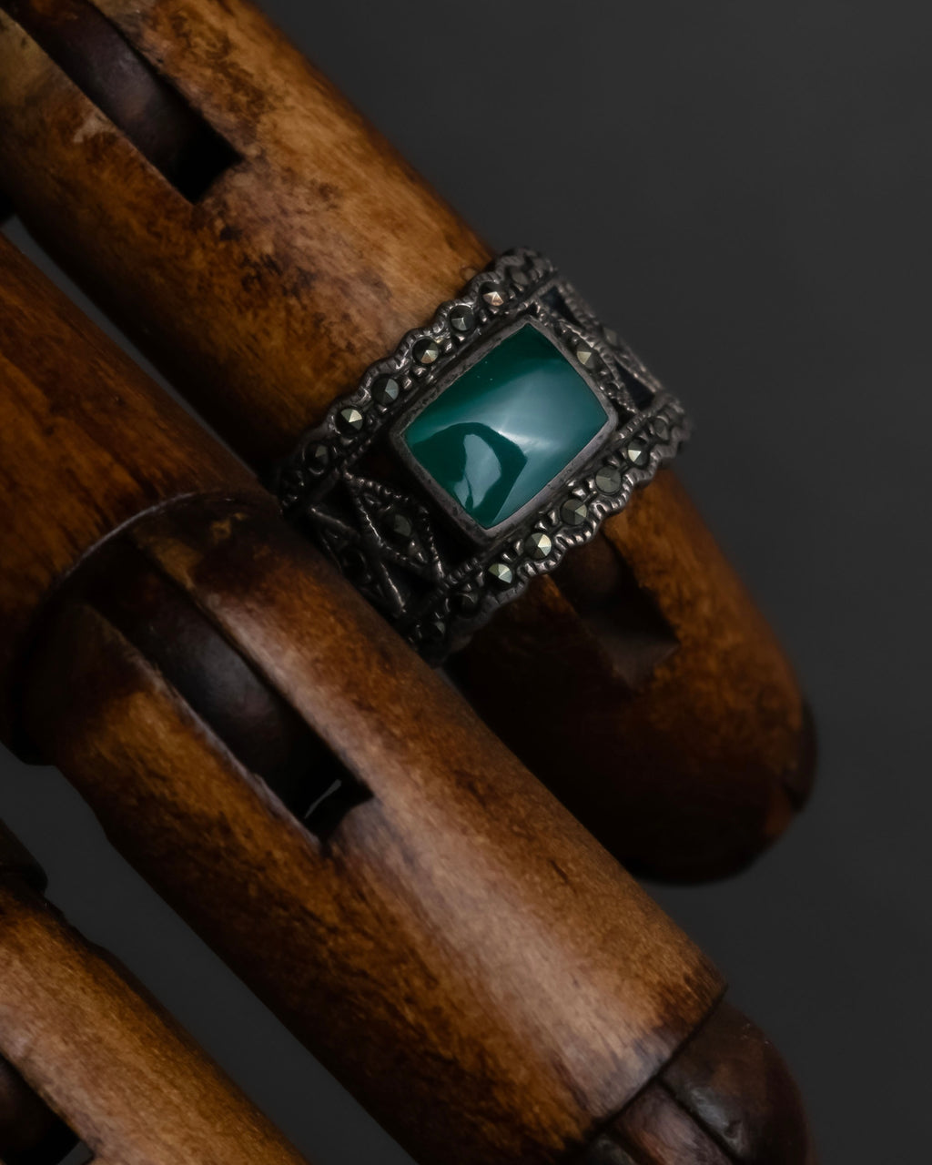 "Vintage green stone top silver ring"
