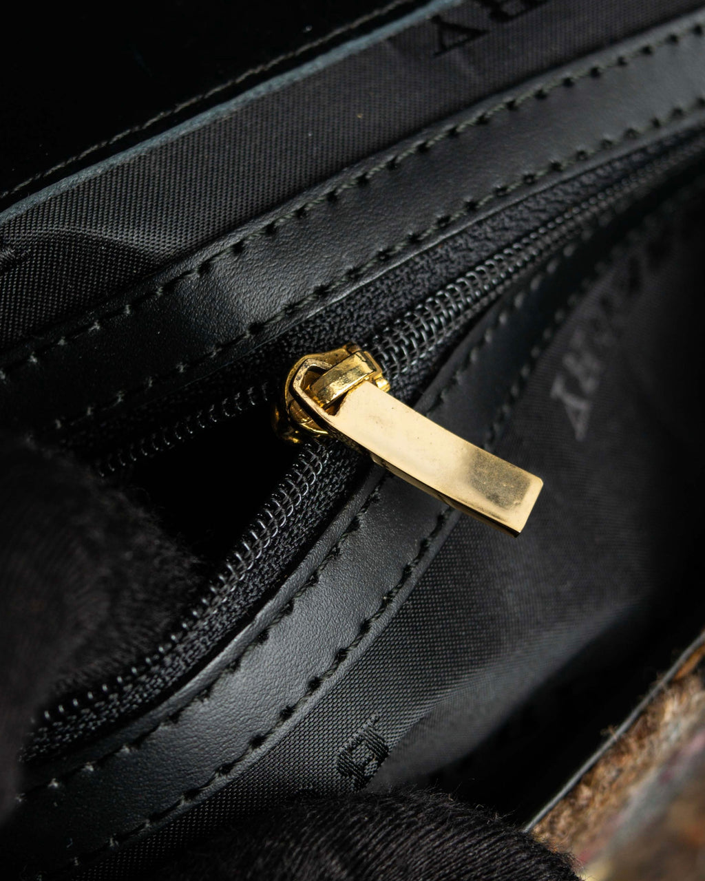 "BURBERRY" Combination leather design check pattern one-shoulder bag