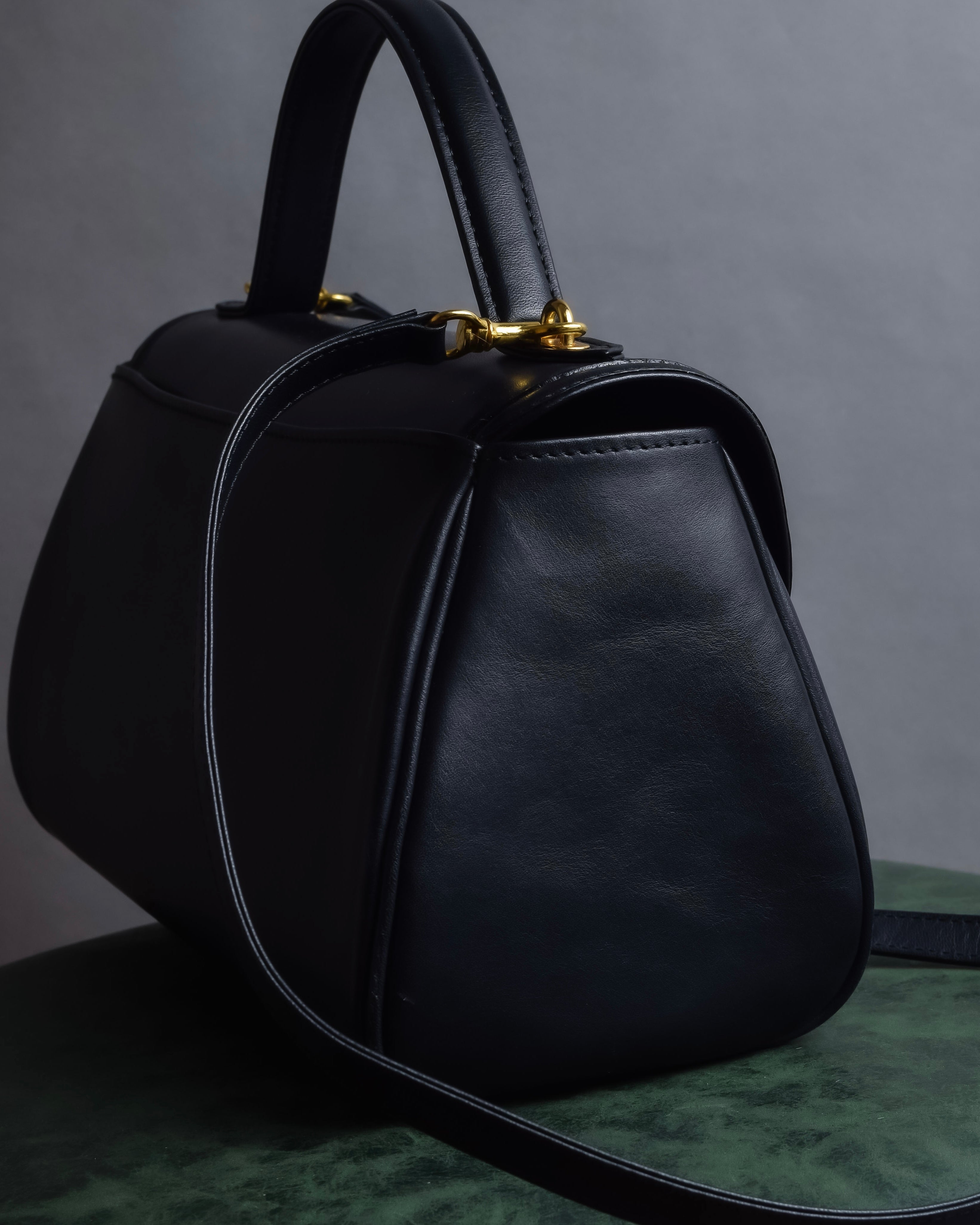 "PIERRE BALMAIN" Horizontal design grain leather 2way shoulder bag