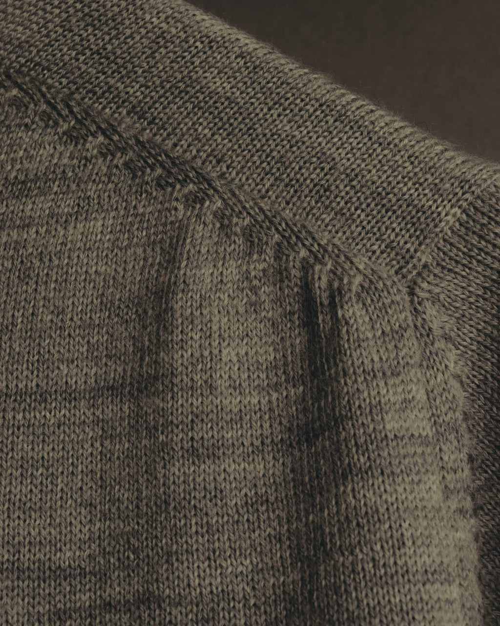 "Theatre PRODUCTS" 00's-10's Pearl embellished wool v-neck knit sweater