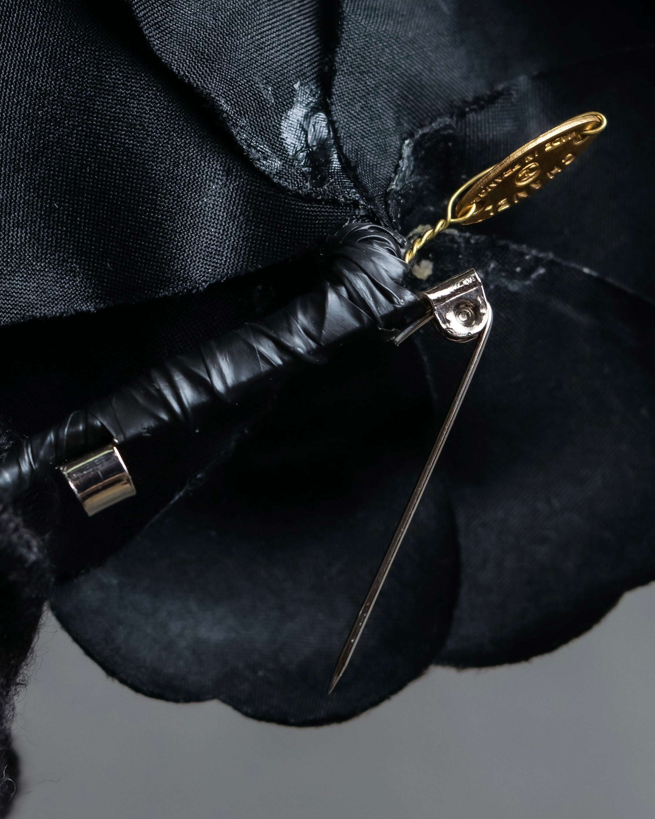 "CHANEL" Black camellia motif brooch