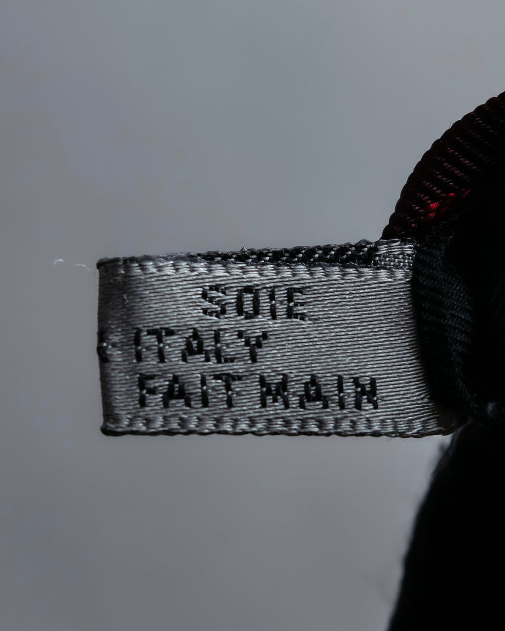 "DIOR" Red dot pattern narrow necktie