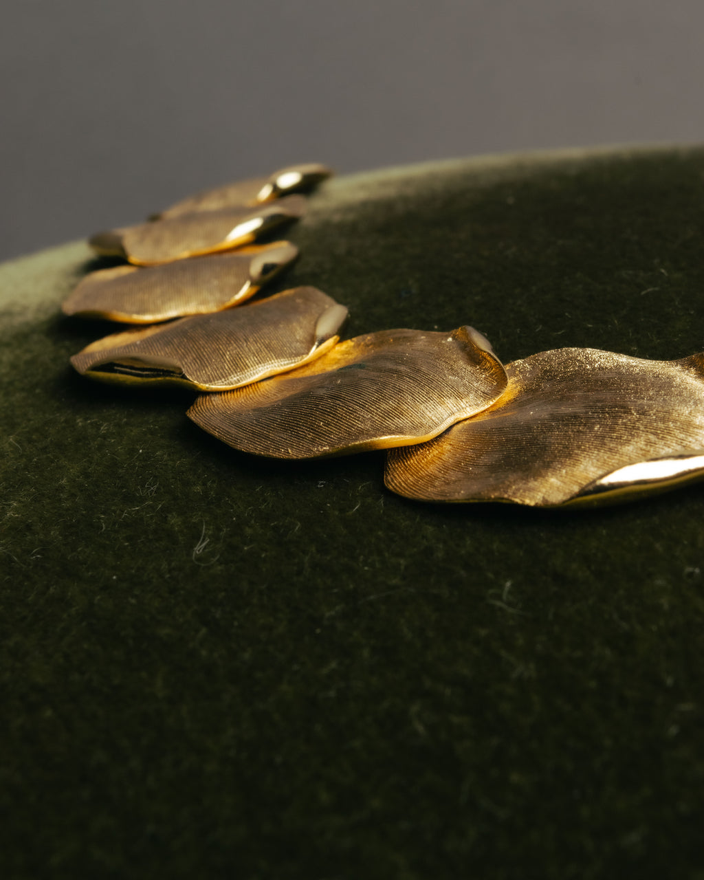 -SPECIAL- “BALENCIAGA” 2000-2012 Ghesquière era sculptural petal bracelet