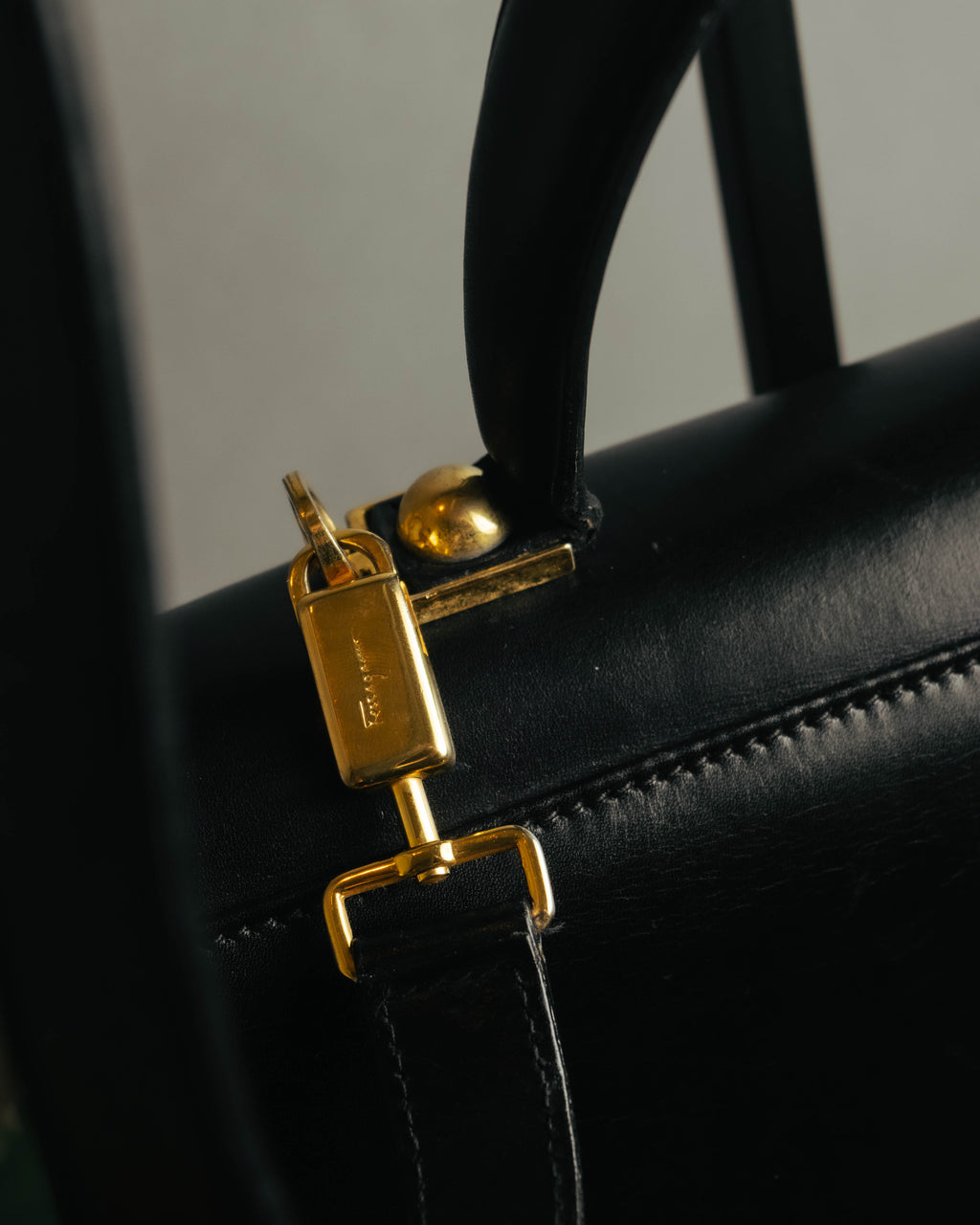 “Salvatore Ferragamo” 90’s-00’s Gancini leather top handle shoulder bag